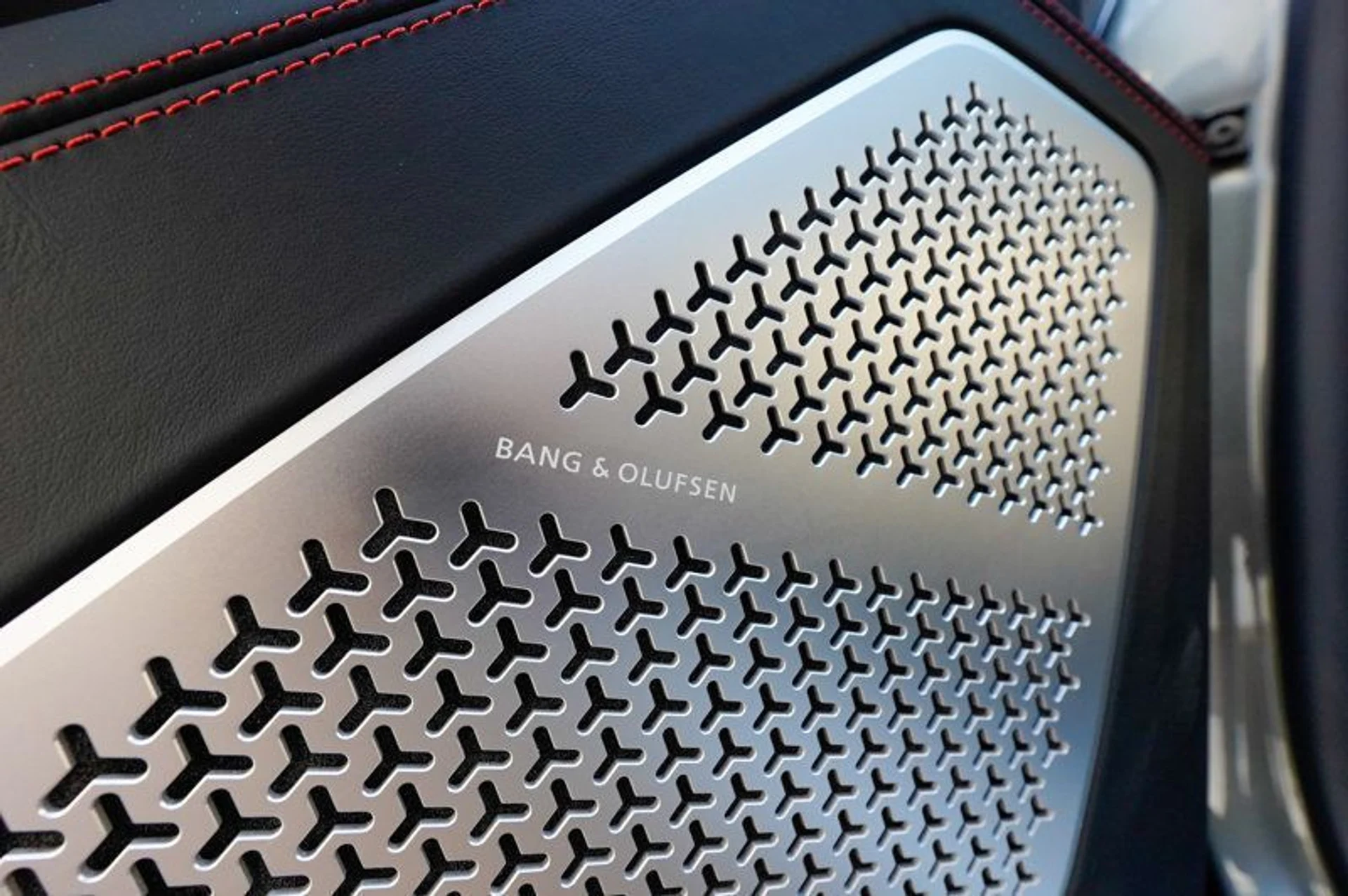 mph052_2653344511_22990901_53_800_53c997a3ed