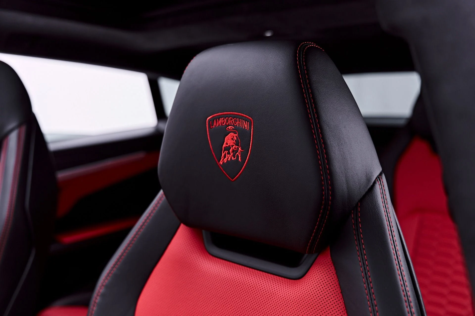 mph052_2687866871_Used_2019_Lamborghini_Urus_Base_1782948013_6641e68f79