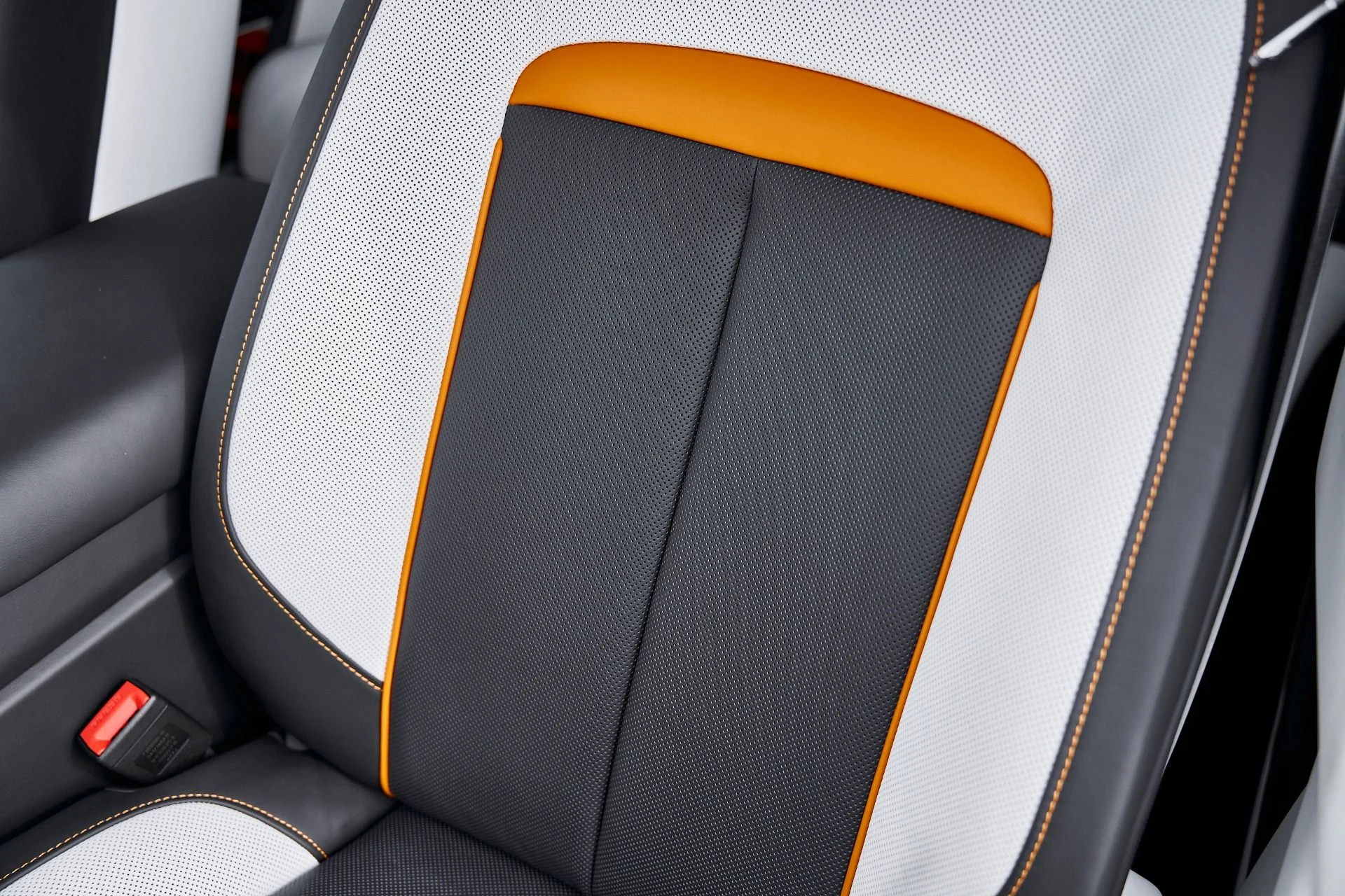 mph052_2700521327_Used_2026_Rolls_Royce_Cullinan_Base_1769135840_a3fa53f1b3