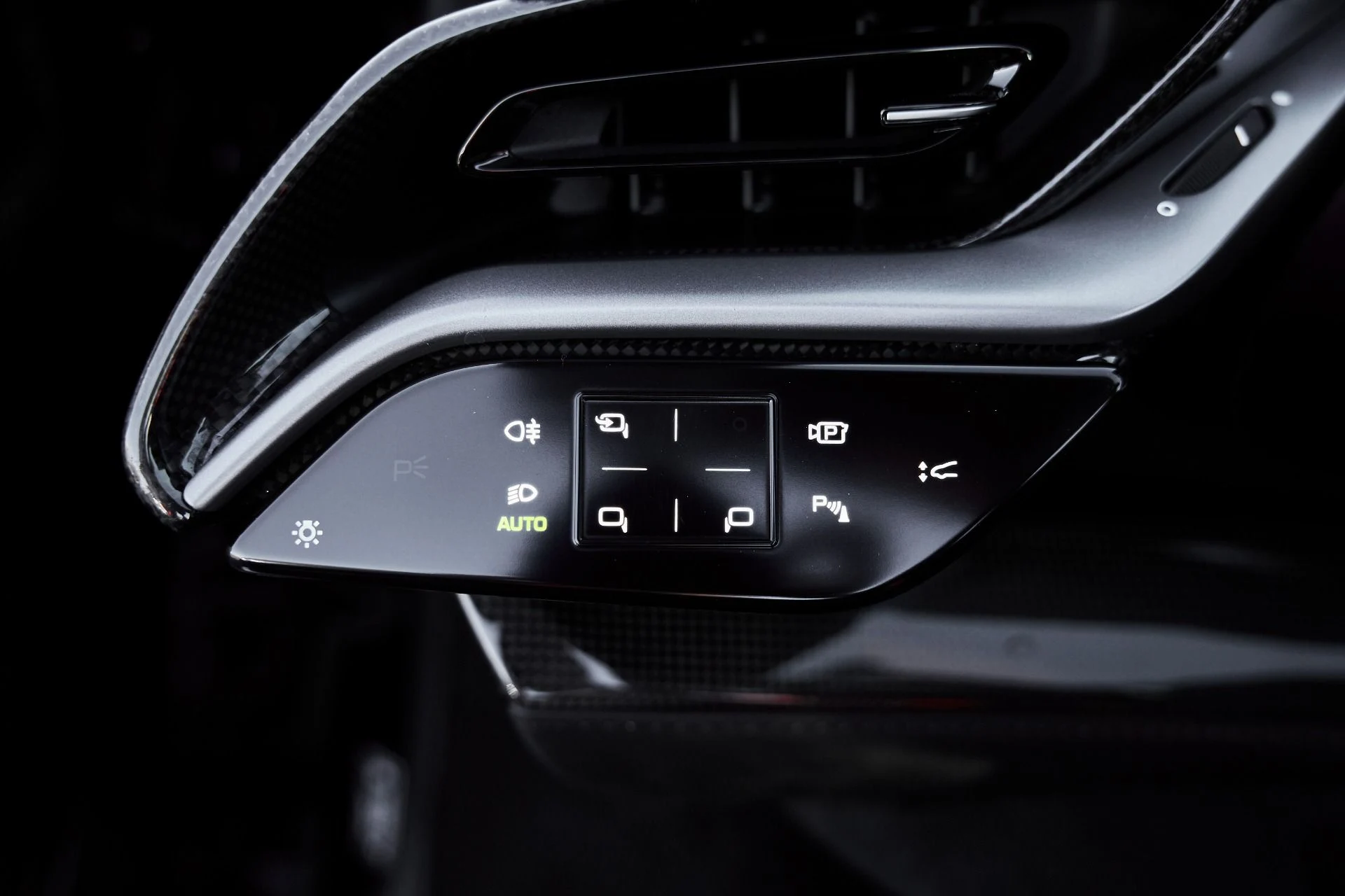 mph052_2711676275_Used_2024_Ferrari_SF_90_Spider_Base_1774739182_bbe7d6d3b5