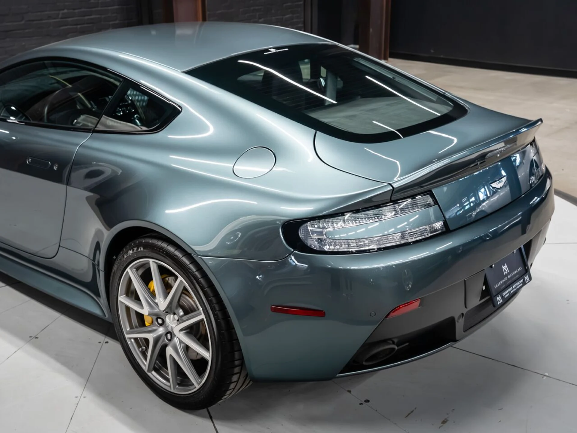 mph052_2730702741_aston_martin_v8_vantage_2015_c36807554b