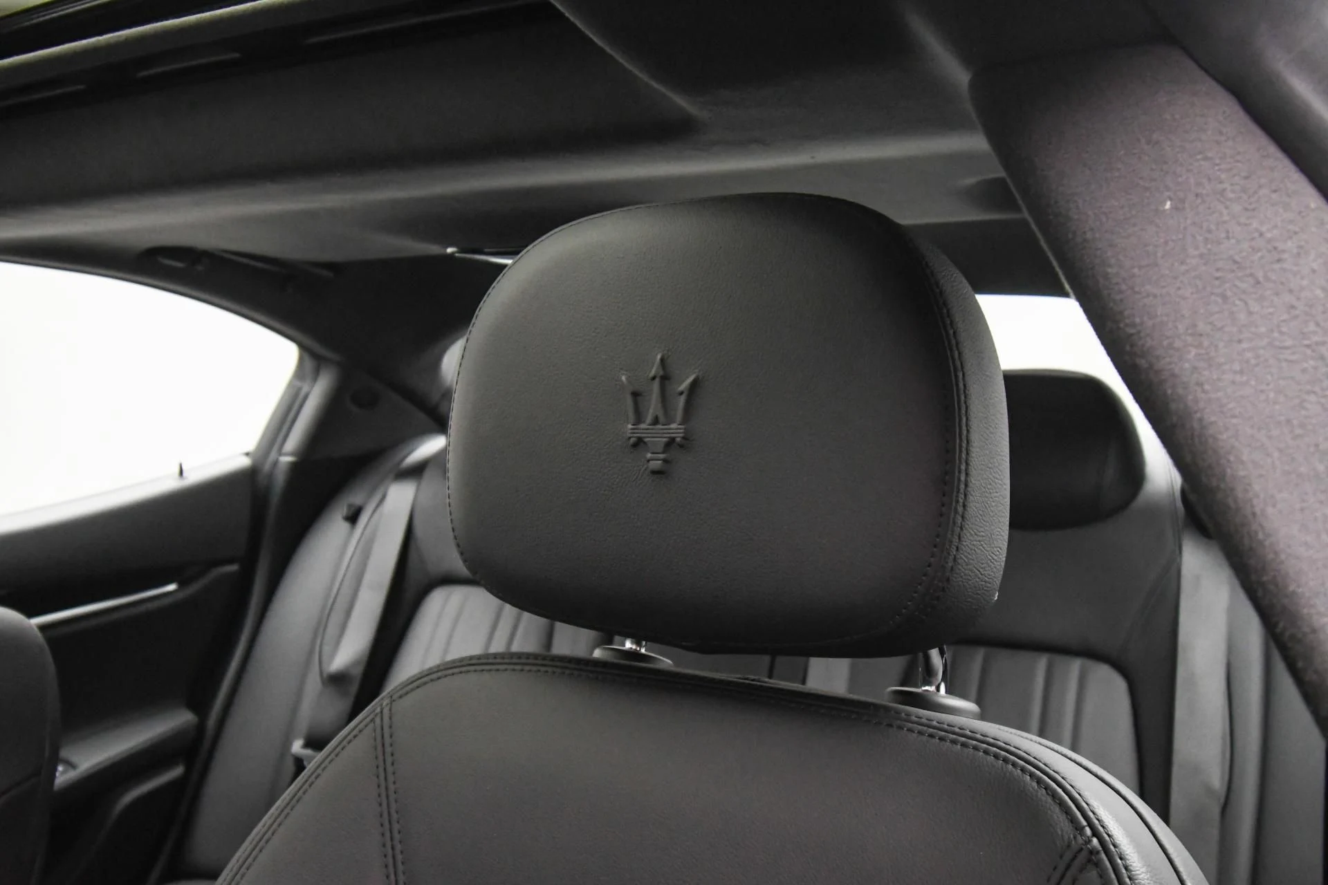 mph052_2734328060_Used_2023_Maserati_Ghibli_Modena_Q4_1752825686_c1fc85bc18