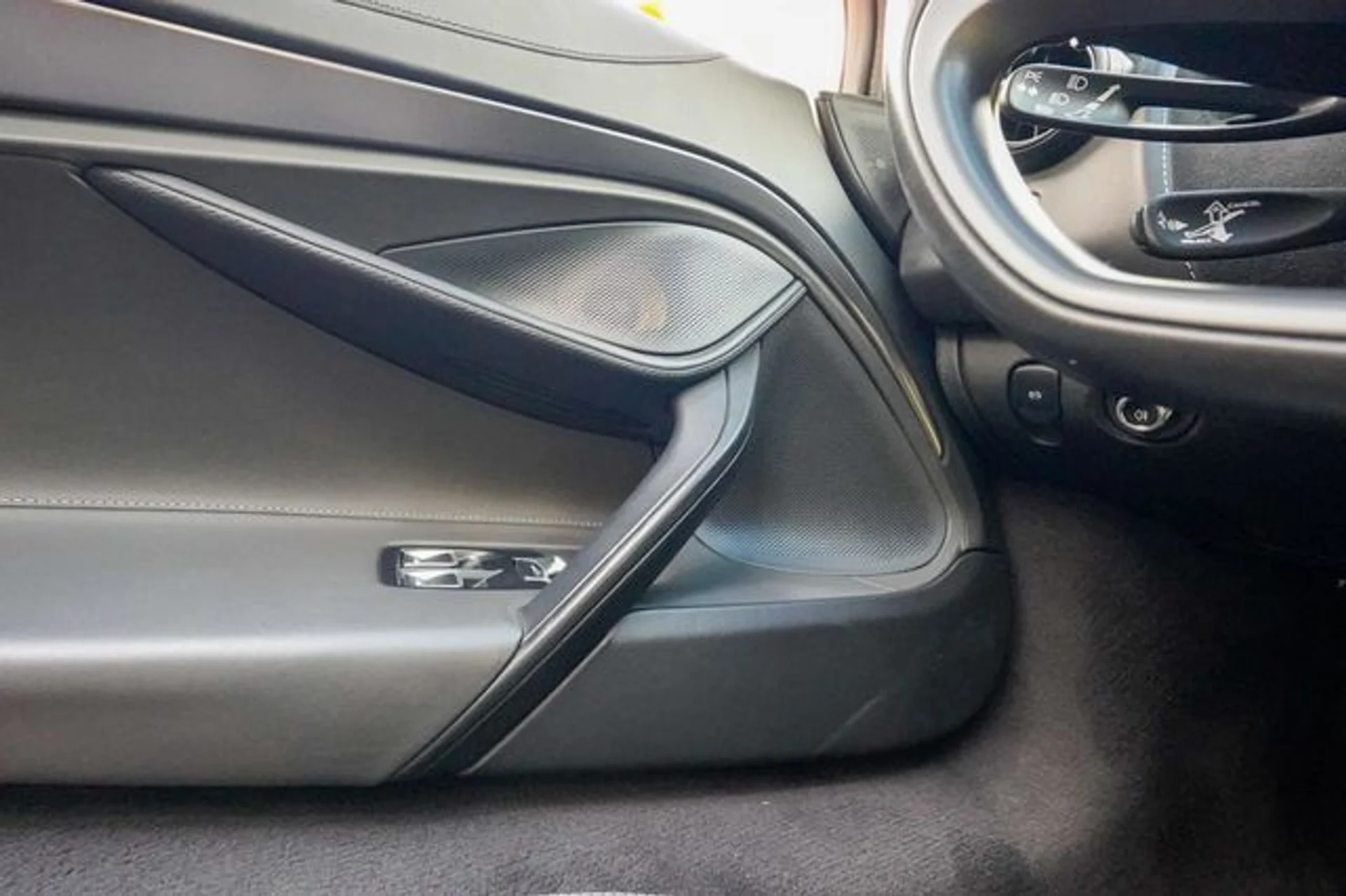 mph052_2740083203_22952697_53_c1f9b5560e