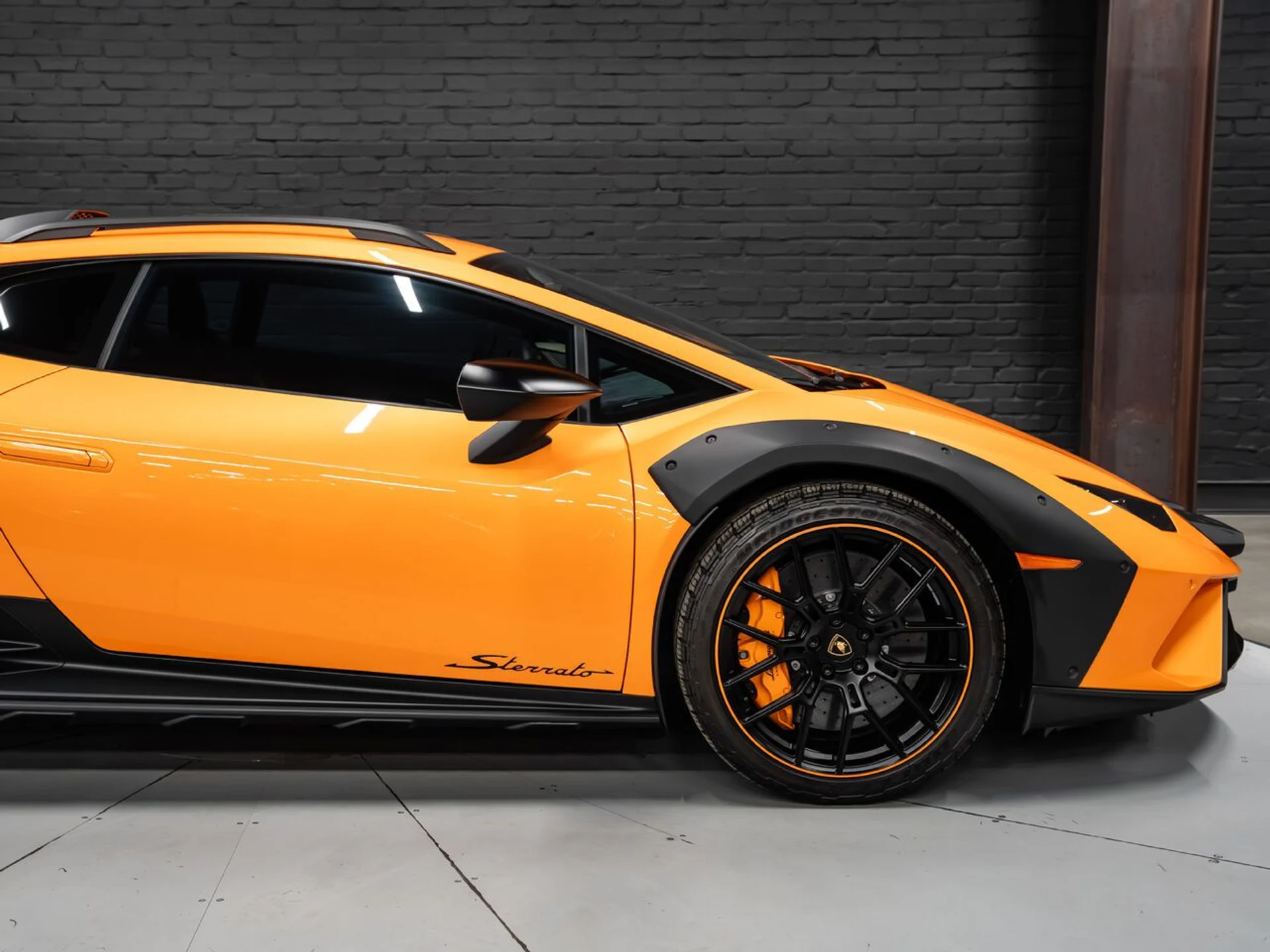 mph052_2797756582_lamborghini_huracan_2023_7a72f10dc6