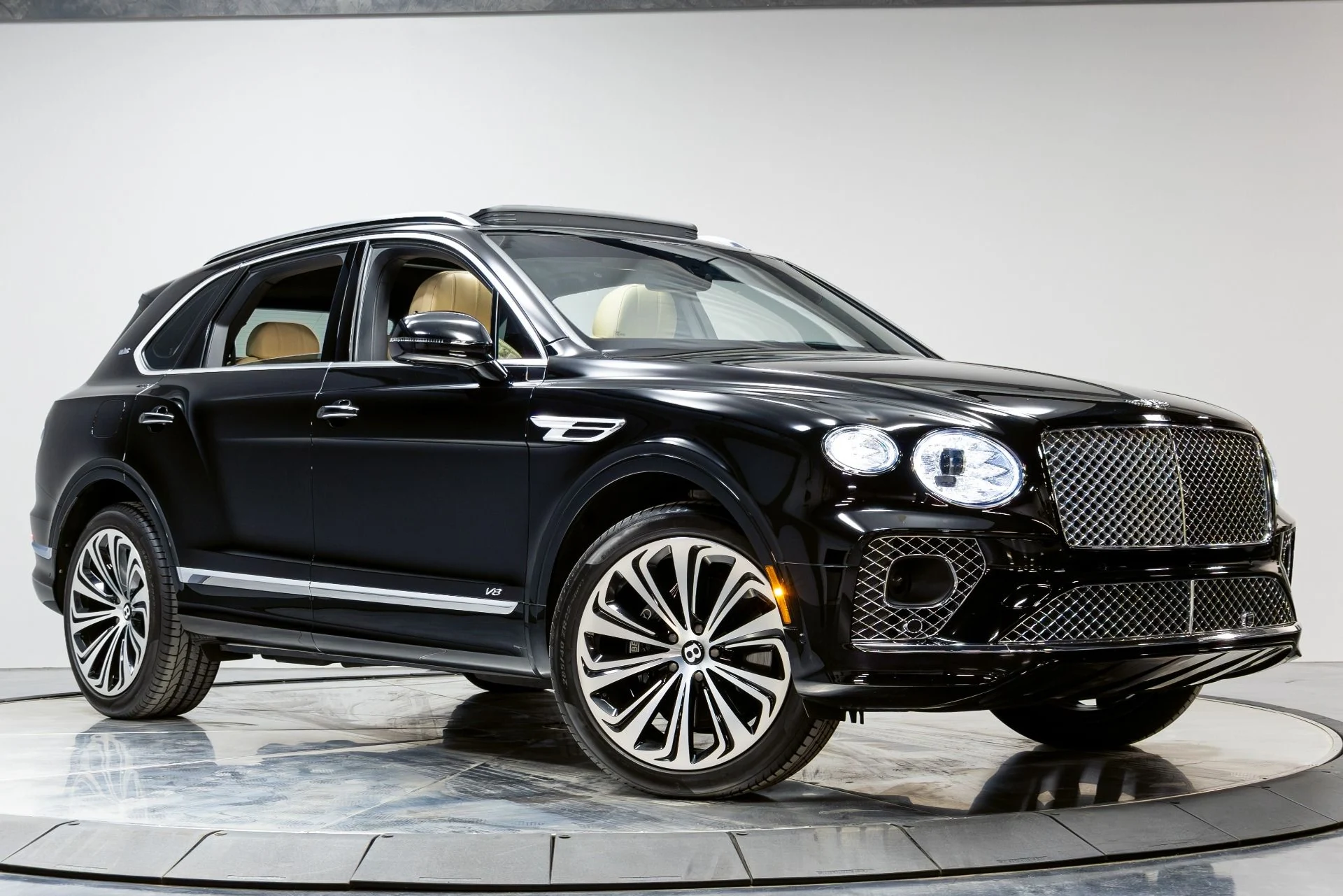mph052_2802241144_Used_2021_Bentley_Bentayga_V8_First_Edition_1776782316_94aec85c06