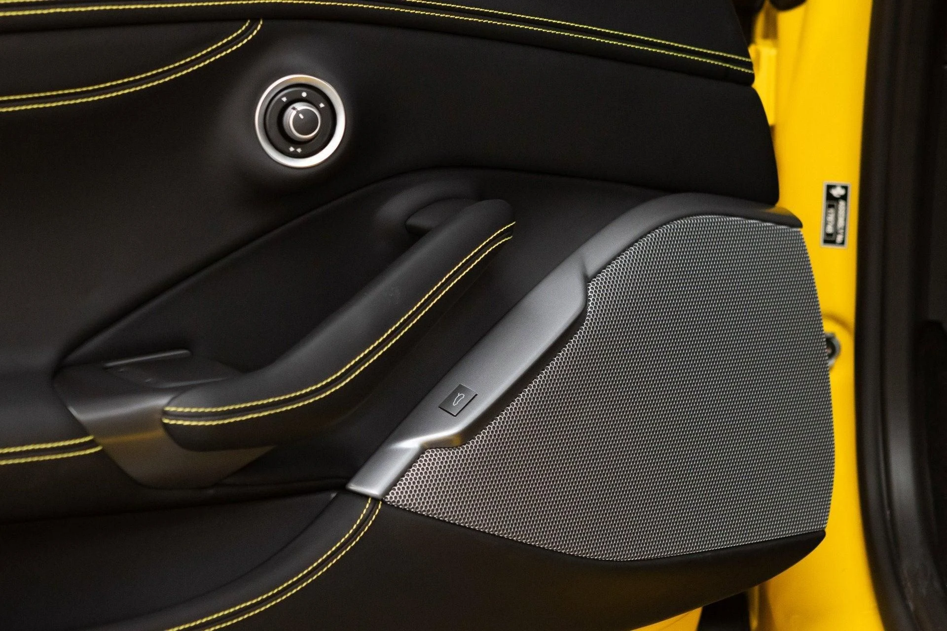 mph052_2819799040_Used_2020_Ferrari_Portofino_1777367932_f878ad82d6