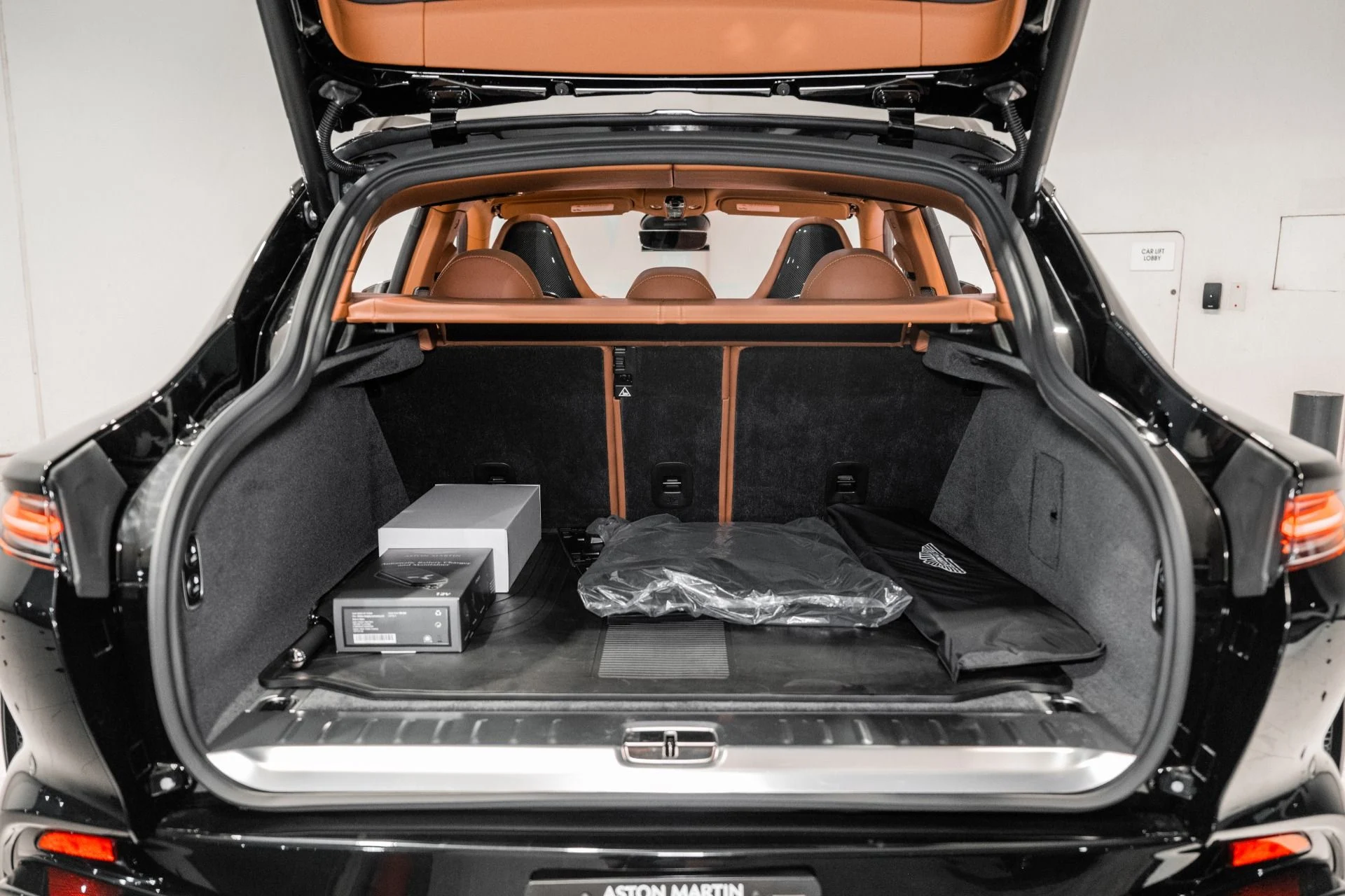 mph052_2820937076_New_2026_Aston_Martin_DBX_S_1775443121_3f3daecc8b