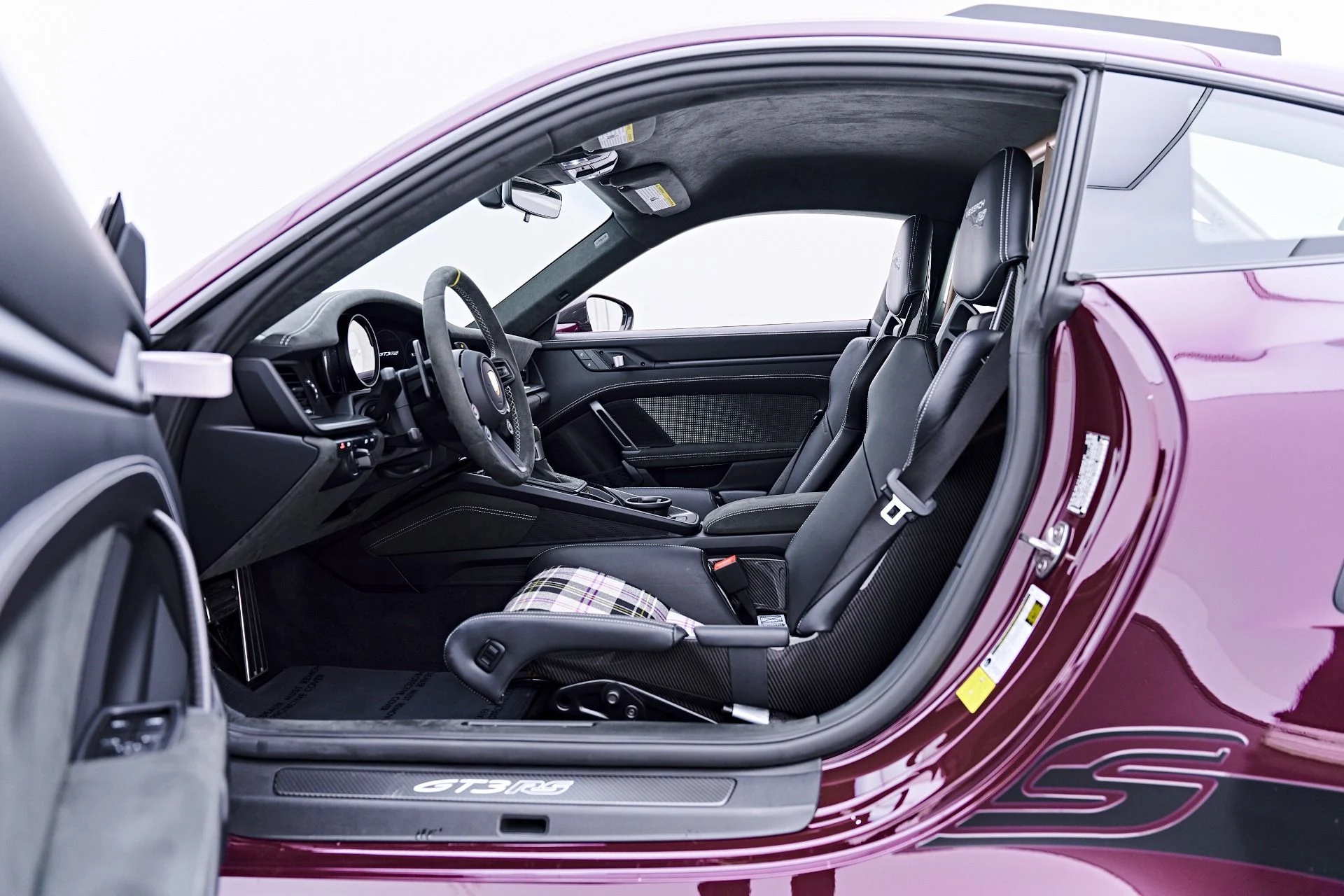 mph052_2822666322_Used_2025_Porsche_911_GT_3_RS_1784854097_f3e2f84465
