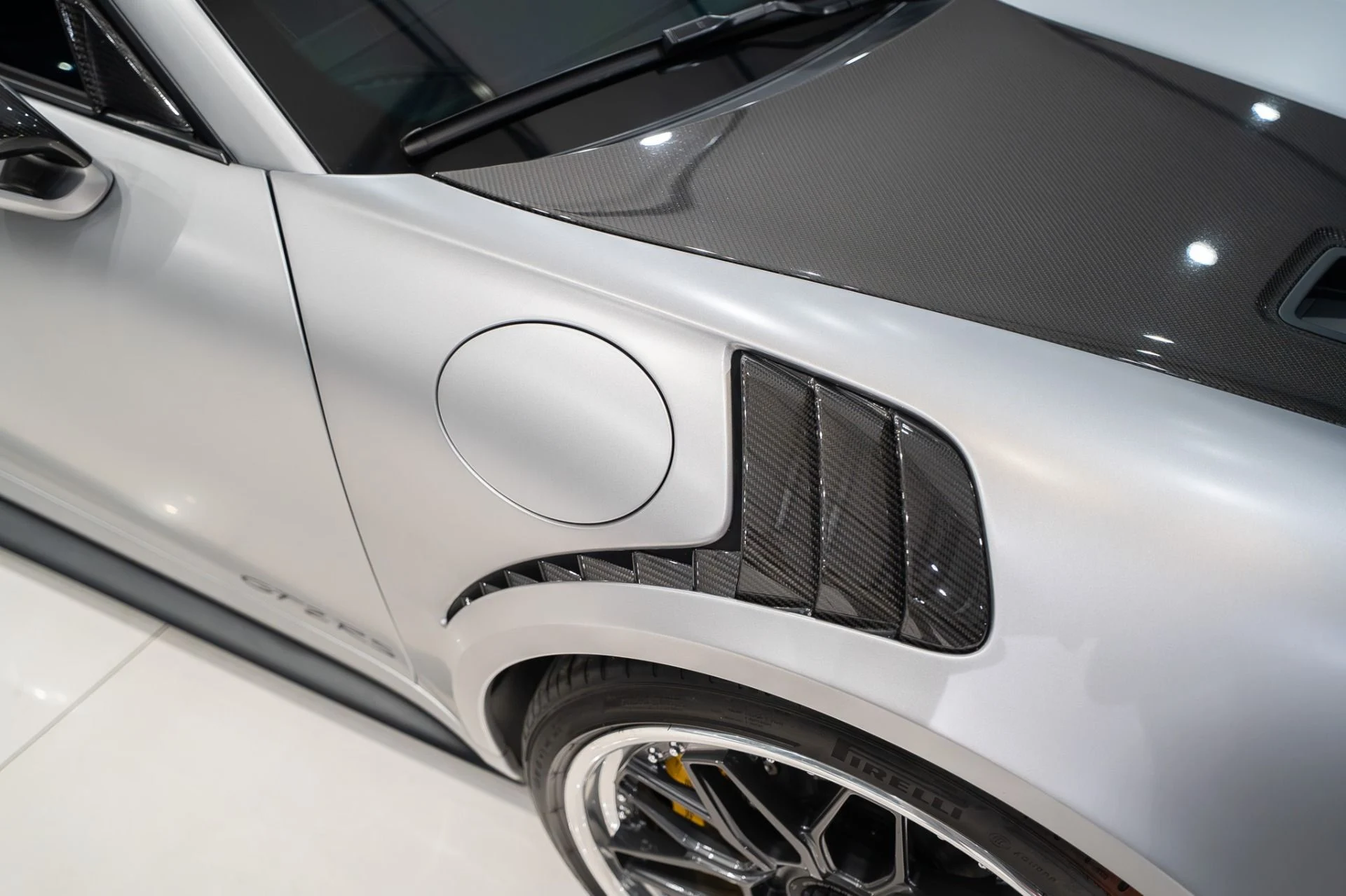 mph052_2833095872_11863_p53_l_354edcb20b