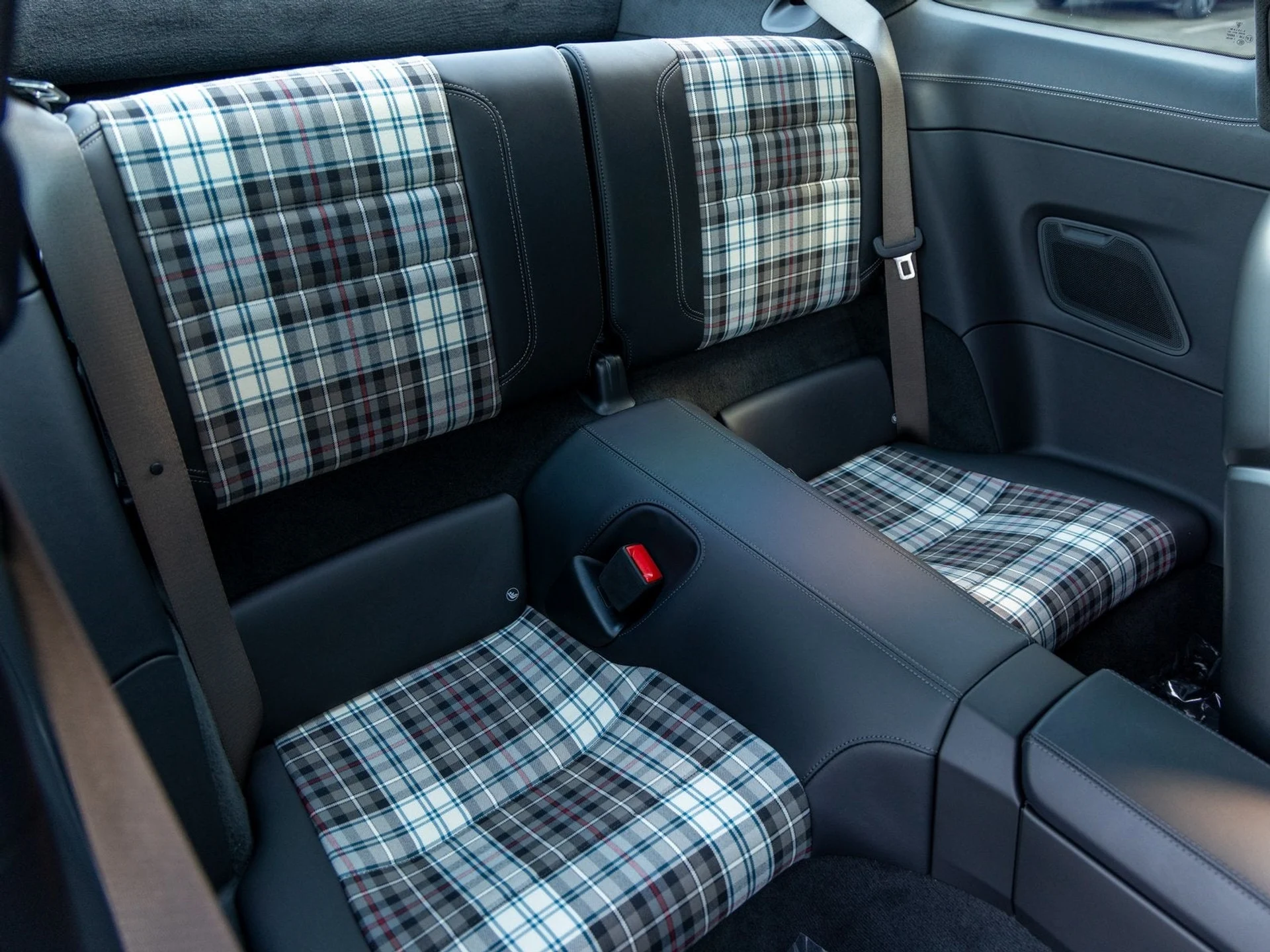 mph052_2839240124_53_1582b4c80d