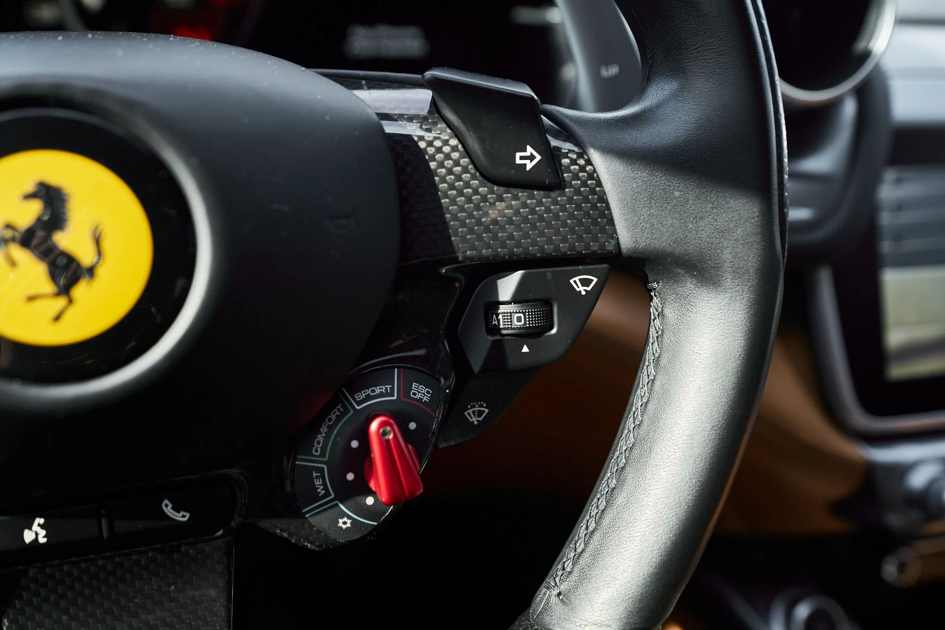 mph052_284043445_Used_2018_Ferrari_GTC_4_Lusso_V12_1764210212_ffa50afb4b