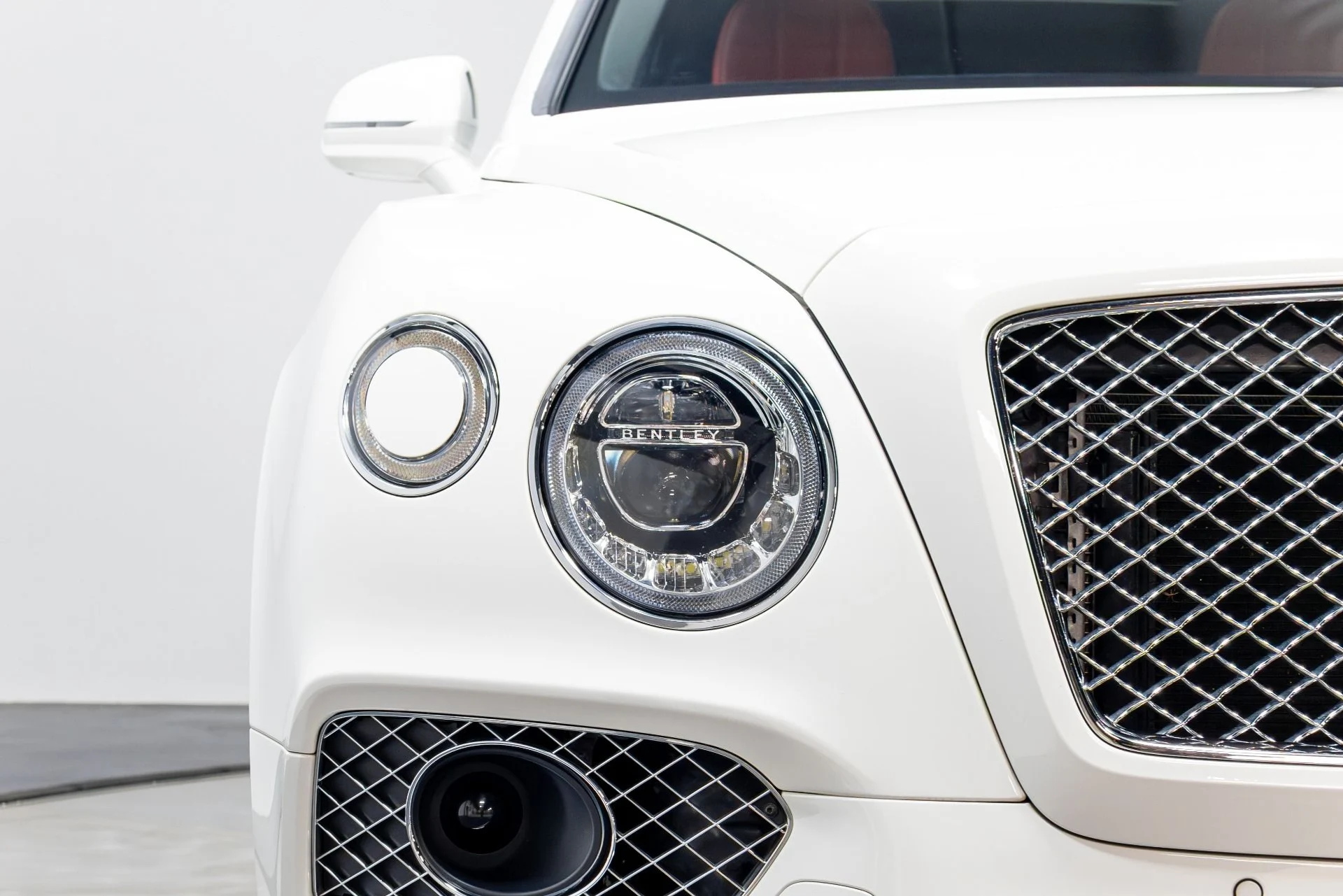 mph052_2851446867_Used_2020_Bentley_Bentayga_V8_1774292202_2b0497ea4b