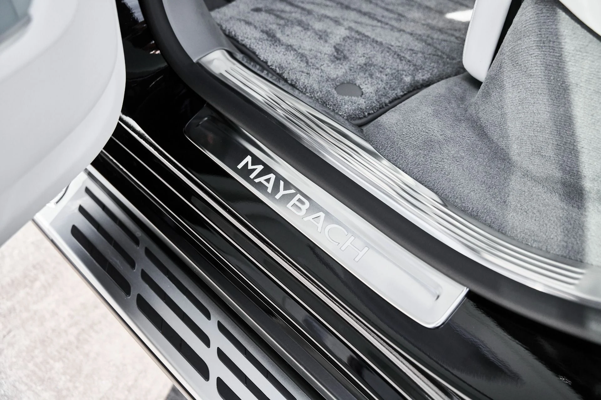 mph052_2855509491_Used_2024_Mercedes_Benz_EQS_Maybach_EQS_680_1774575227_c8956967cf