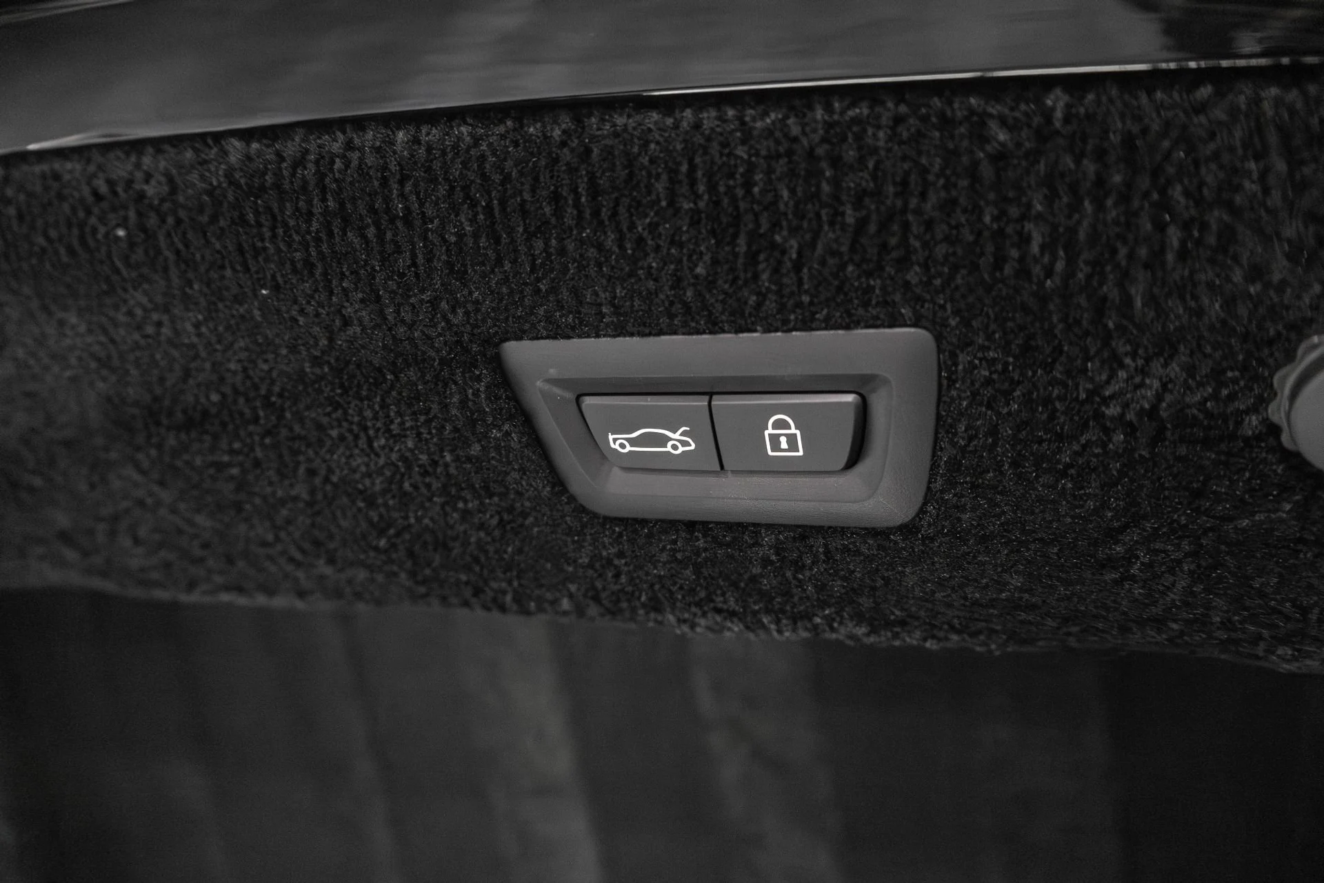 mph052_2862541609_Used_2022_Rolls_Royce_Ghost_1767138760_6853808dad