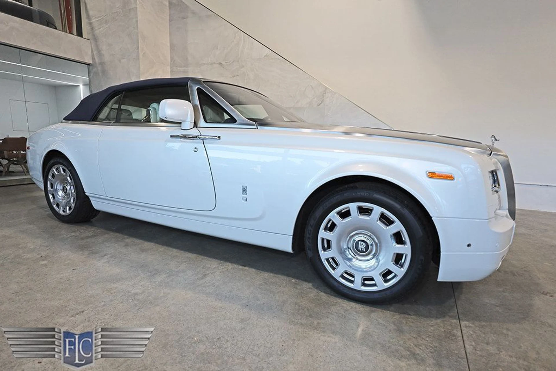 mph052_2869239573_used_2017_rolls_royce_phantom_dropheadcoupe_9689_22945304_53_1024_a2d0453f9c