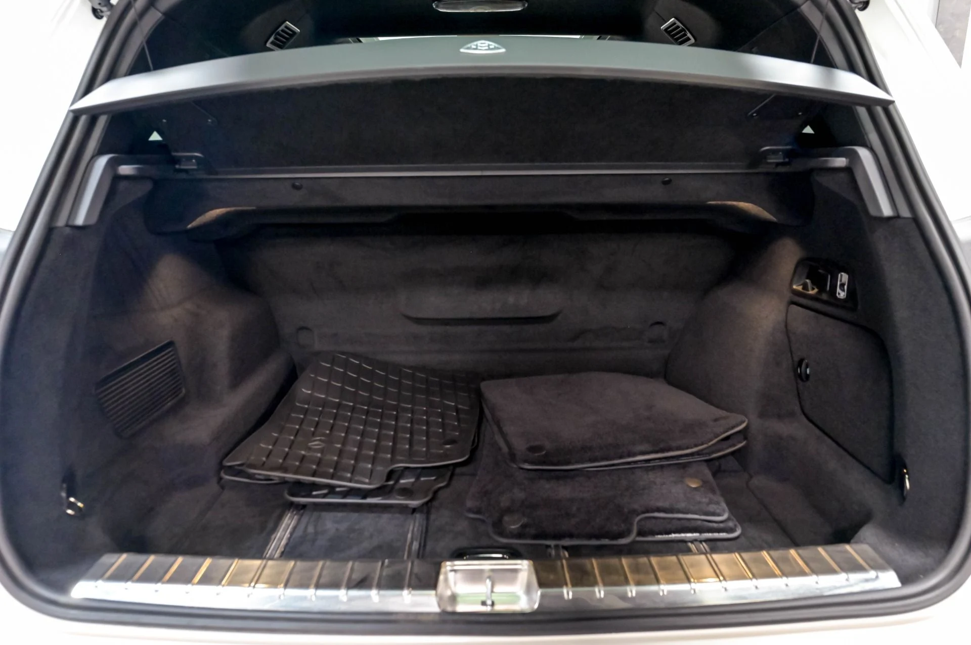mph052_2884707927_Used_2024_Mercedes_Benz_GLS_Maybach_GLS_600_4_MATIC_1780345753_2f1e8e14cd