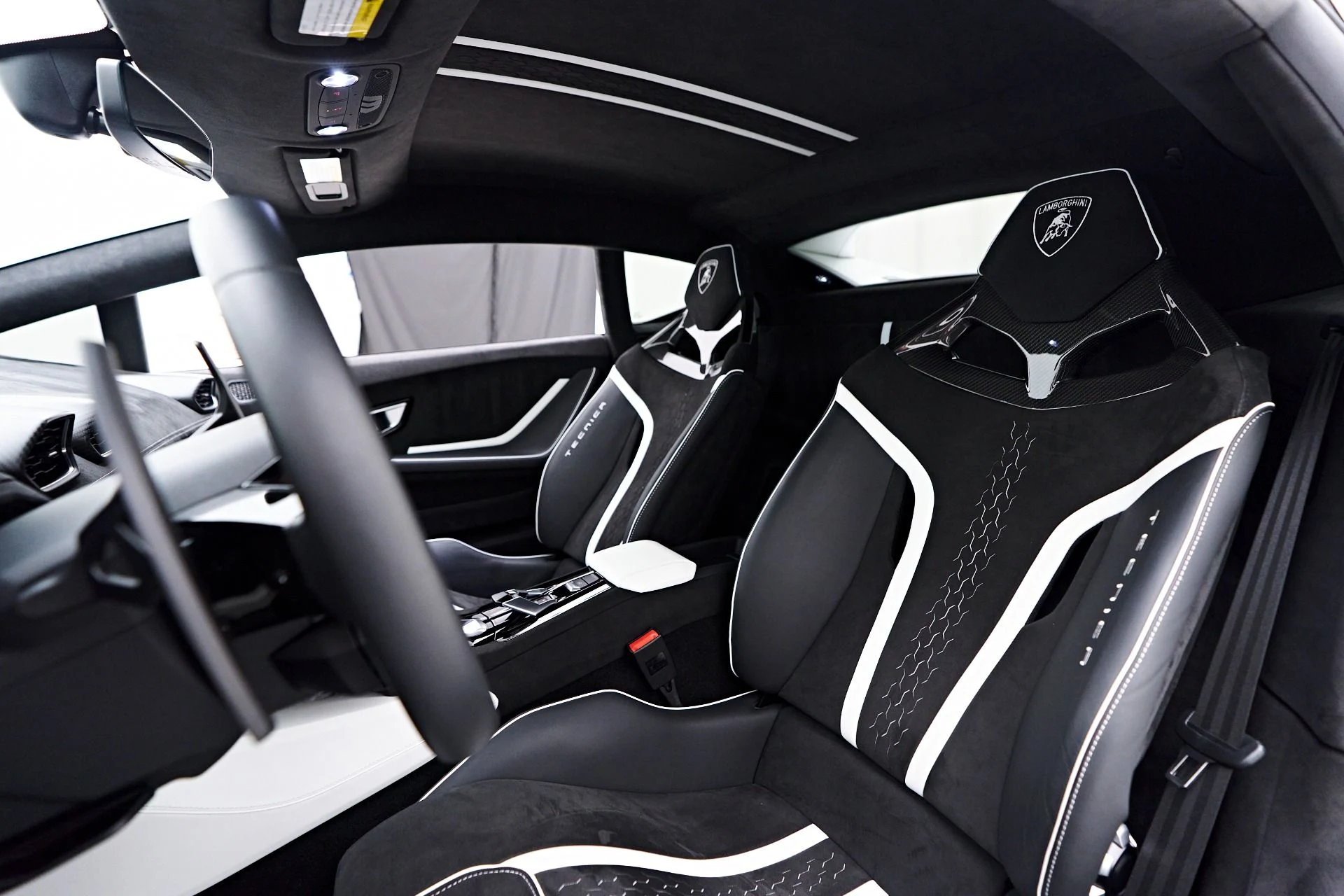 mph052_2895783130_Used_2023_Lamborghini_Huracan_Tecnica_Base_1750384074_e1010a1940