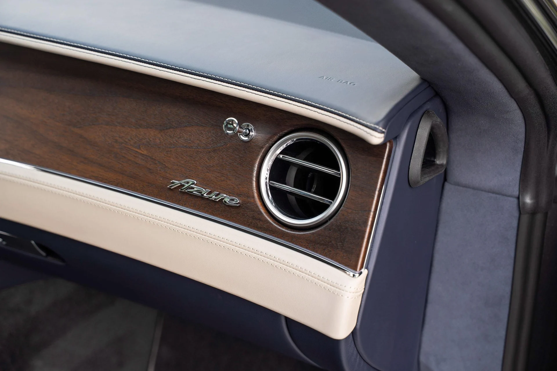 mph052_2898943950_470961999_692009f2af5727c8024d8222_5378f8878e