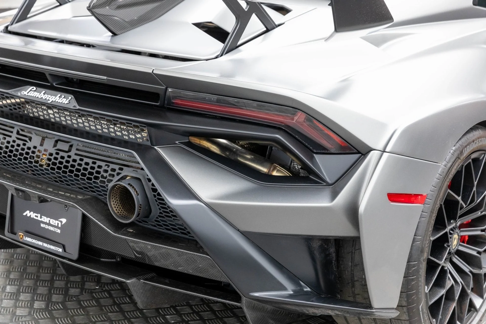 mph052_2923206804_53_5f319a9b80