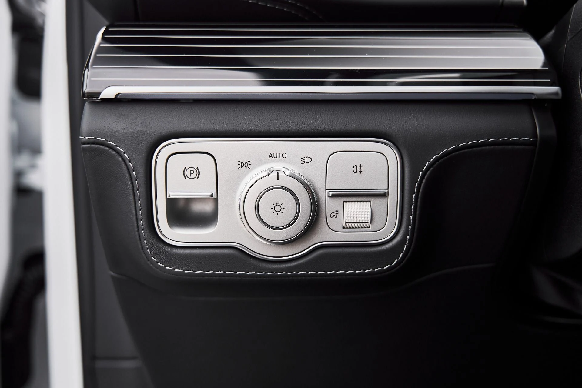 mph052_292323606_Used_2026_Mercedes_Benz_GLS_Maybach_GLS_600_1777160283_48c4505a2b