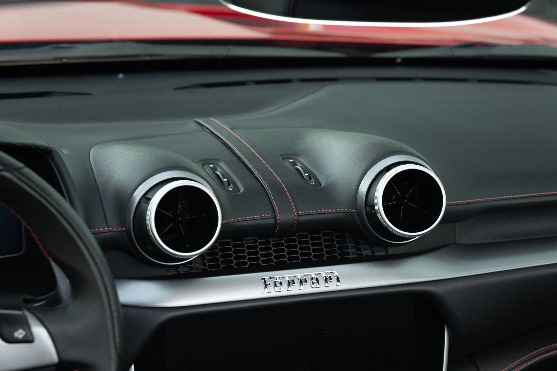 mph052_2940446806_Used_2020_Ferrari_Portofino_1760457229_734771678f