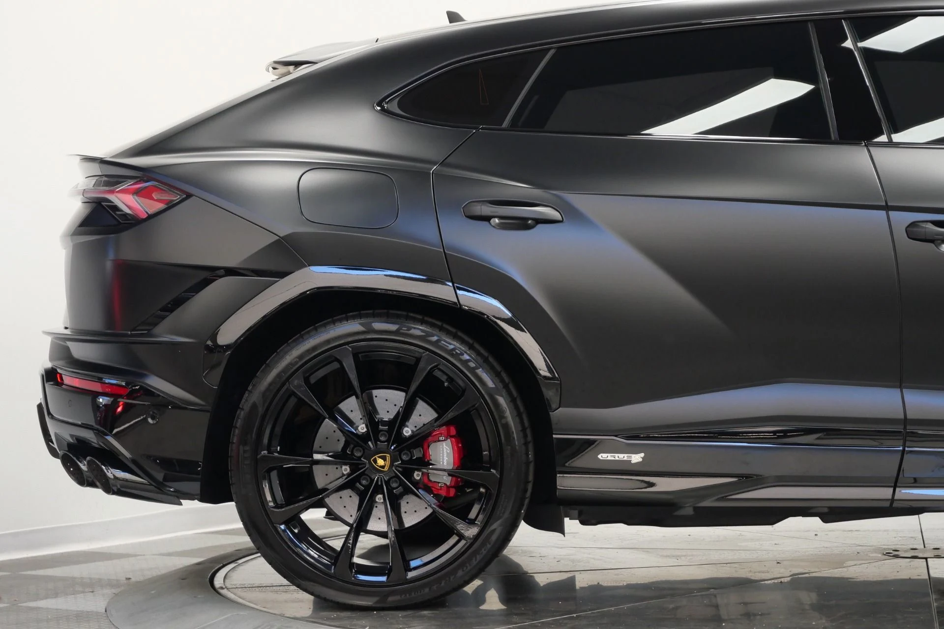 mph052_2971627072_Used_2024_Lamborghini_Urus_S_318_K_MSRP_Very_Low_Miles_Loaded_1776956814_53b1e73b34