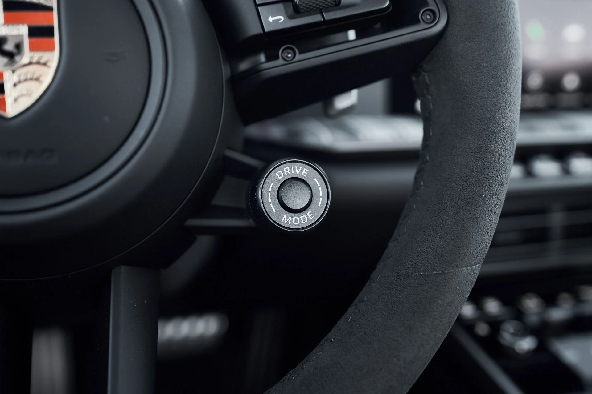 mph052_3001098975_Used_2025_Porsche_911_Turbo_S_1763075493_4dc622f09a