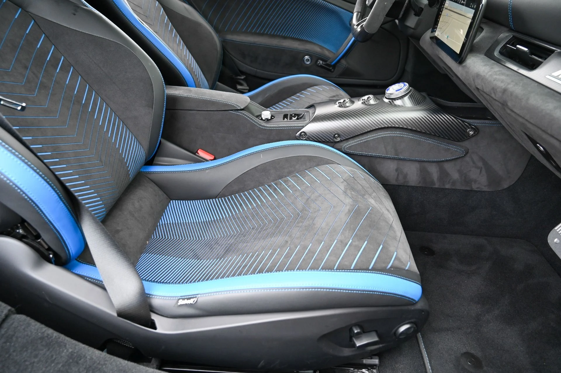 mph052_3026804584_Used_2022_Maserati_MC_20_1715696673_4a45f30b27
