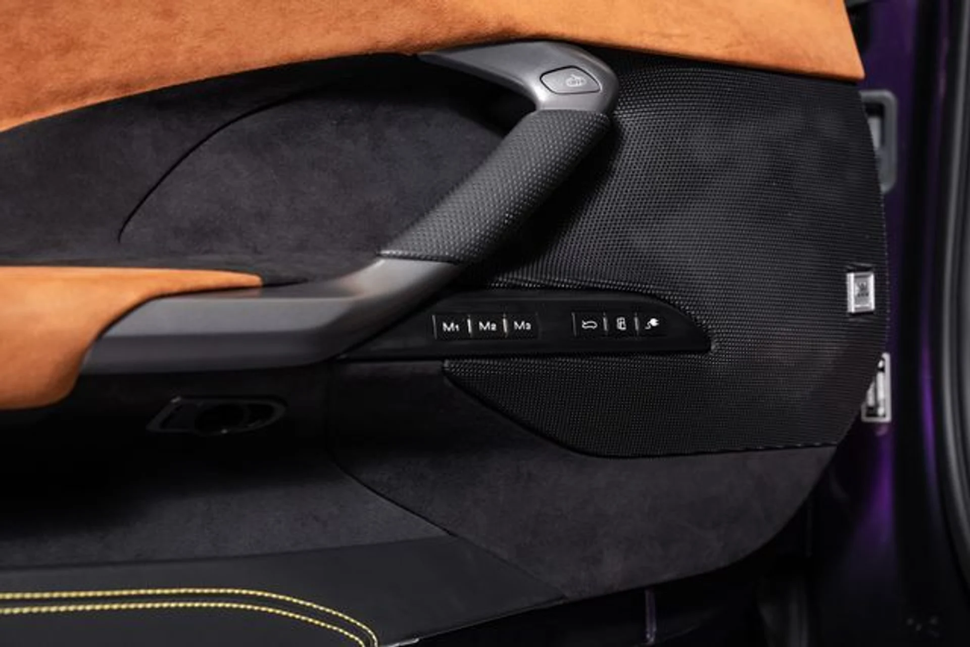 mph052_3029264364_9530d9ff2c82ef08cdece4da5bc81193x_37382d7ac2