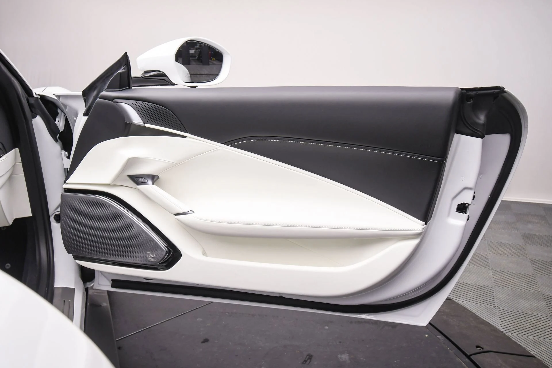 mph052_305278644_9393b1972e174eb69f5edb52a8756cf3_0dec21d087