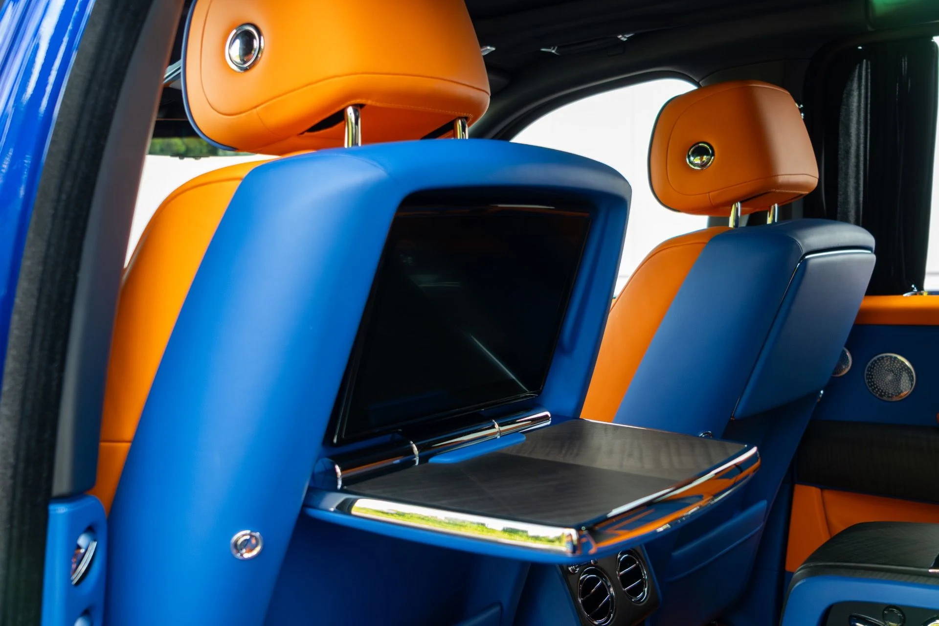 mph052_3066804668_Used_2019_Rolls_Royce_Cullinan_1764189669_7d42785ddb