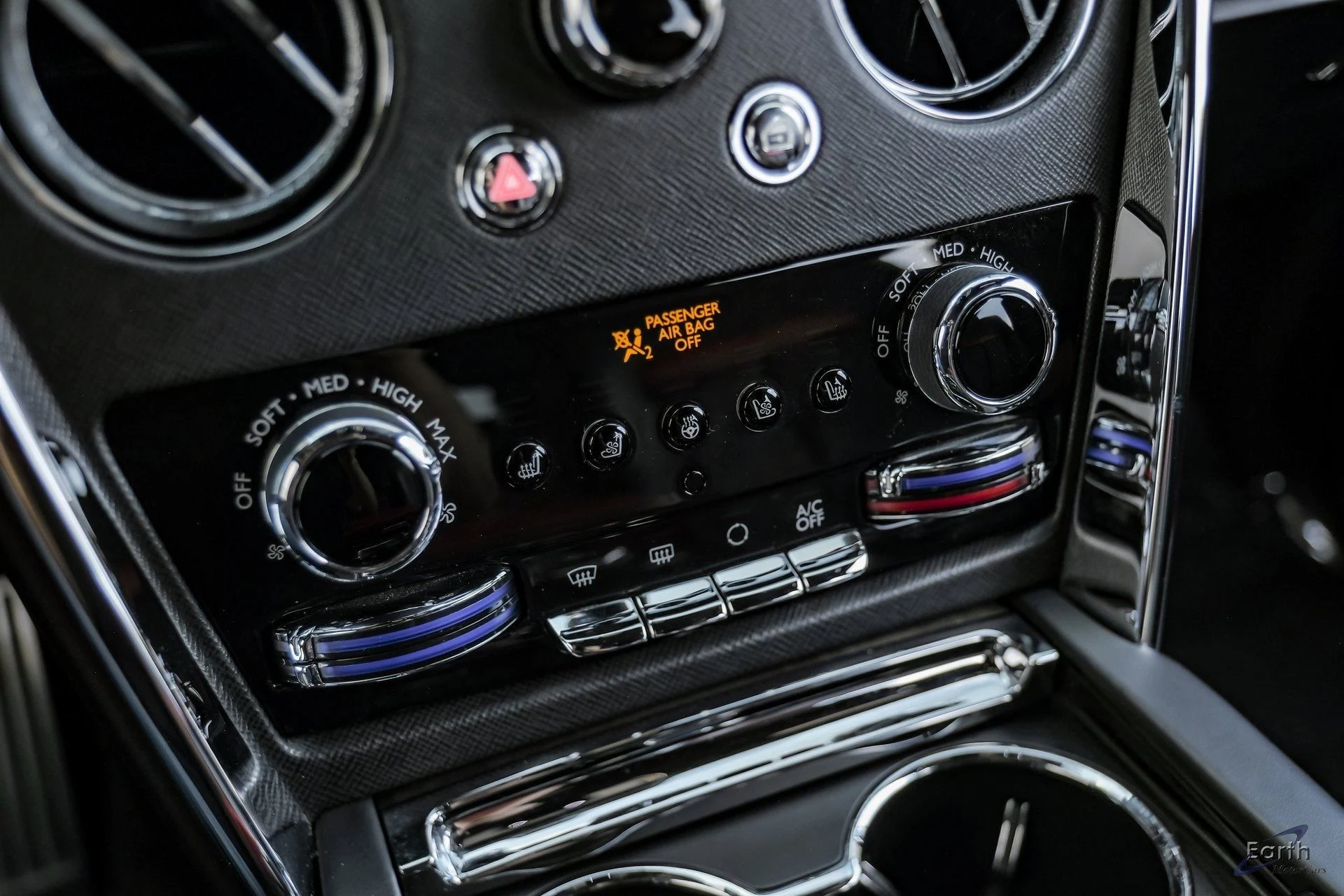 mph052_3066985987_0137fe05a2f55c0630de18a0f48b6183x_d2a84e2410