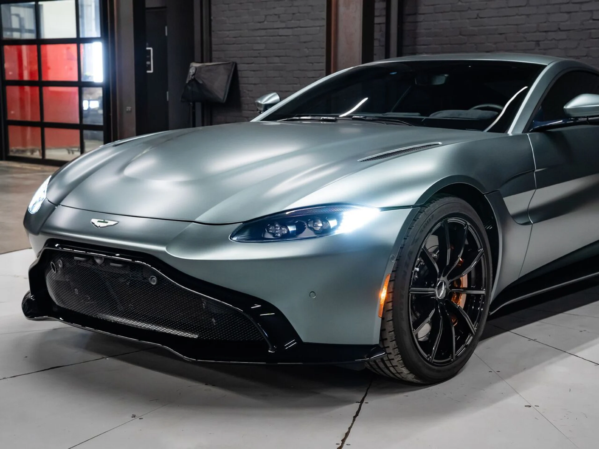 mph052_3069552338_aston_martin_vantage_2020_717c4d2049