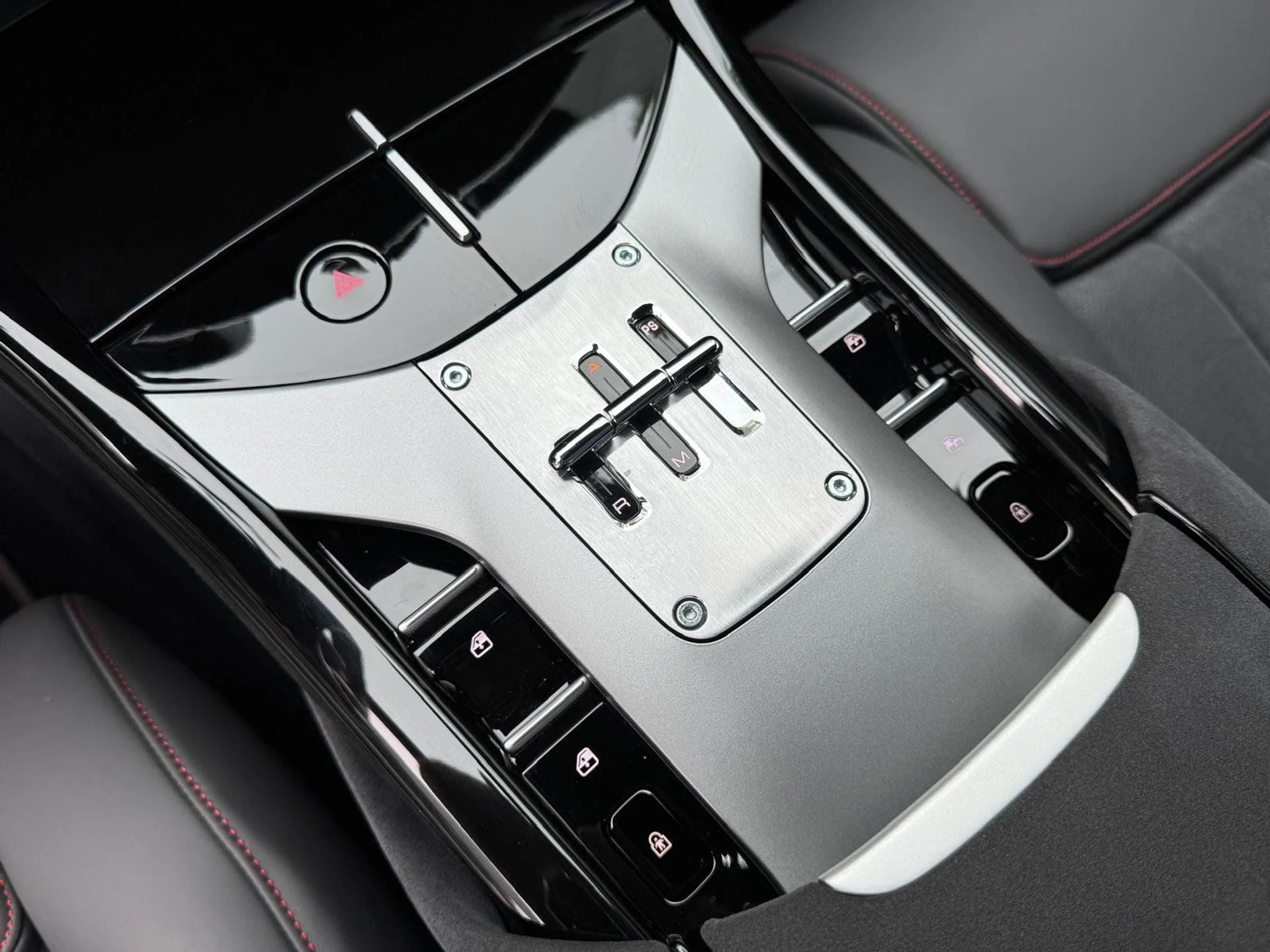 mph052_3073925800_001e5140d62a444386ab4e620b033e82_c12c77d0a7