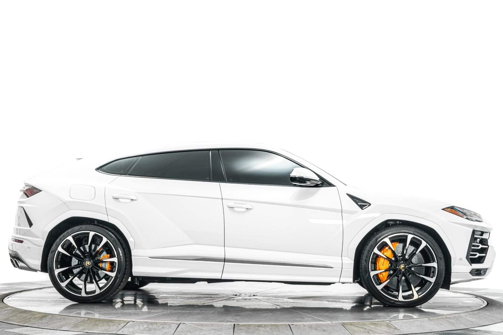 mph052_3108536172_Used_2022_Lamborghini_Urus_1778007764_437ec2eb3a