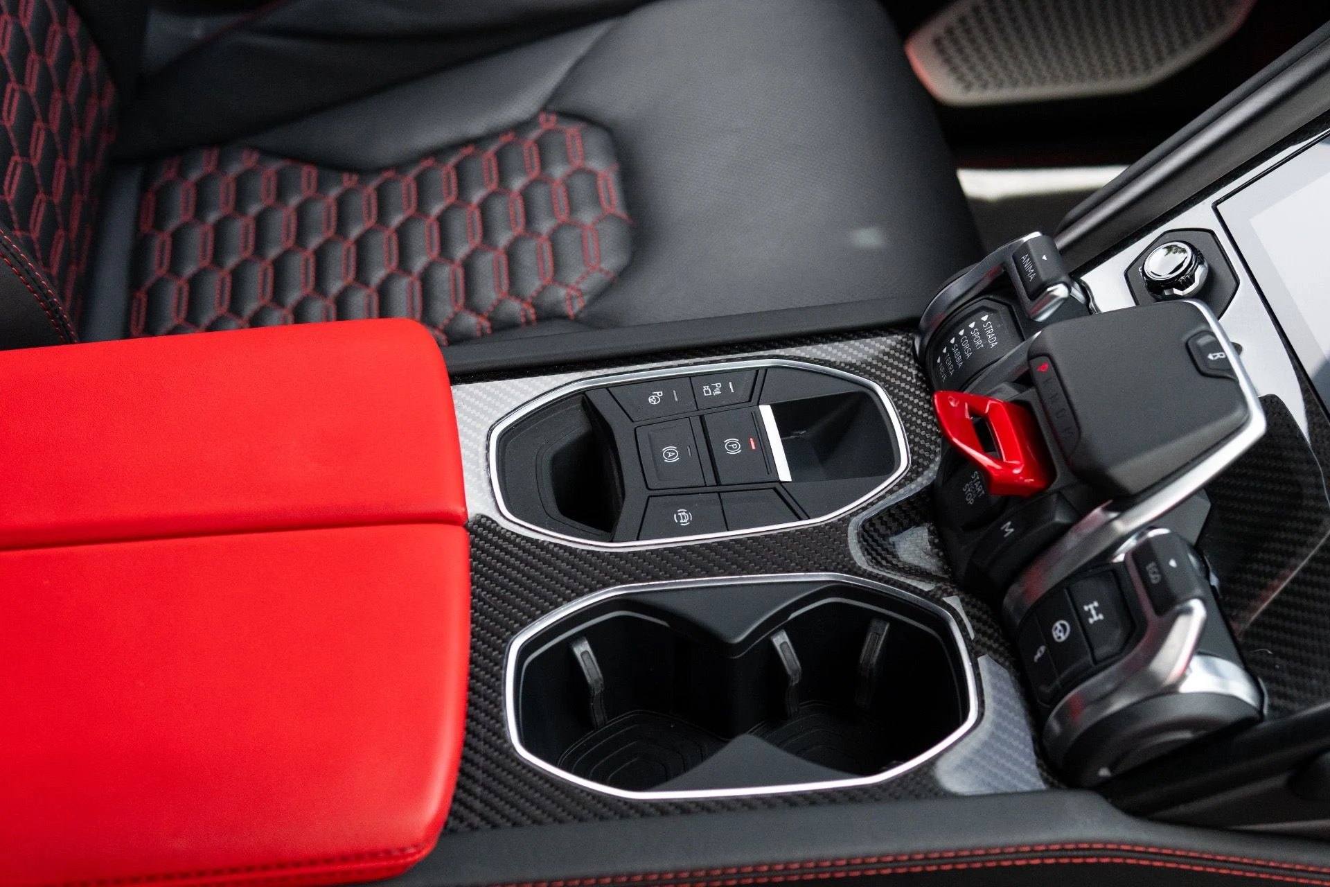 mph052_3121913264_Used_2022_Lamborghini_Urus_1773951323_84b56f4719