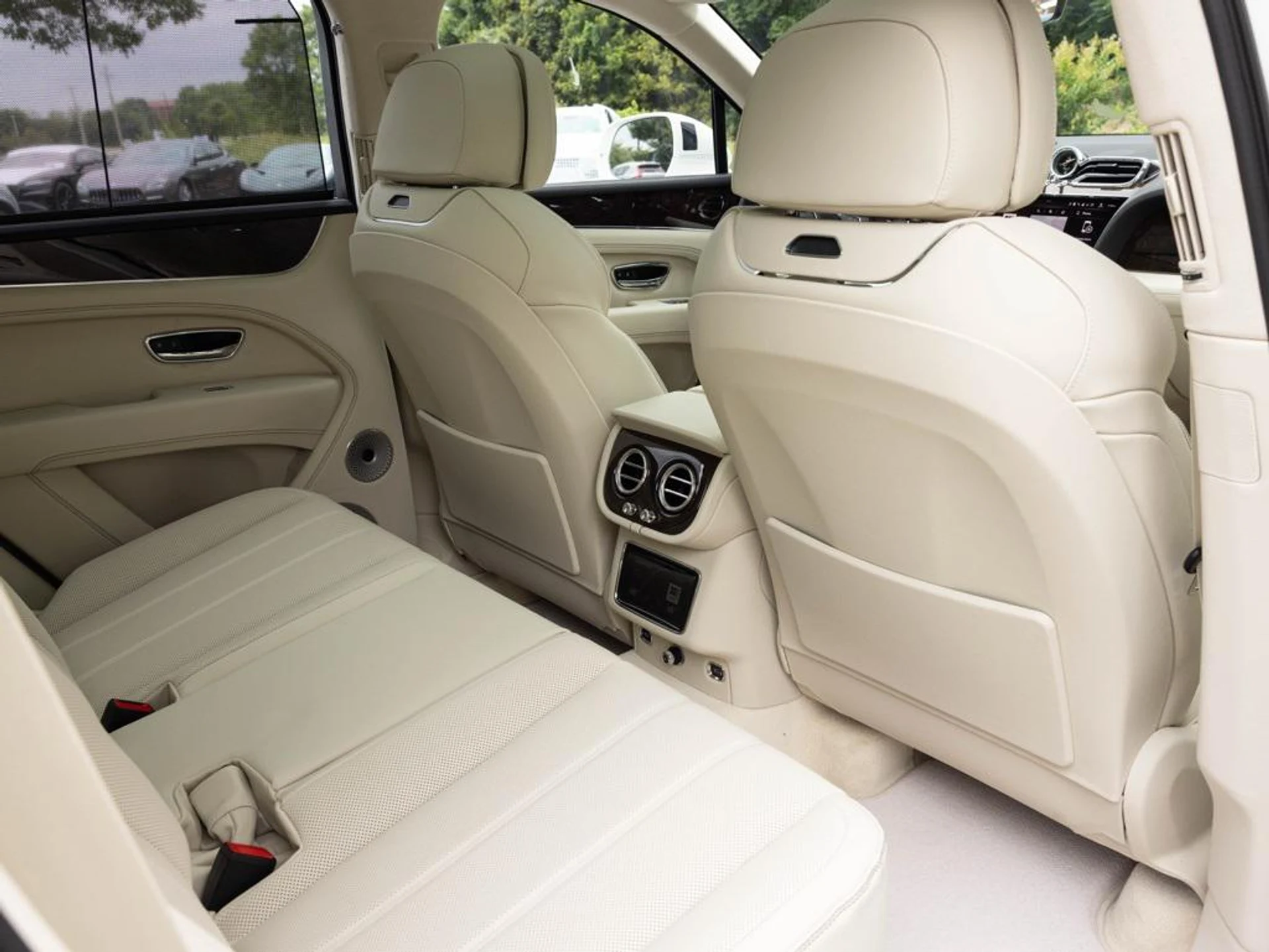 mph052_3127798350_444557824_688defb2b8367c48735ada1d_7a86e85931