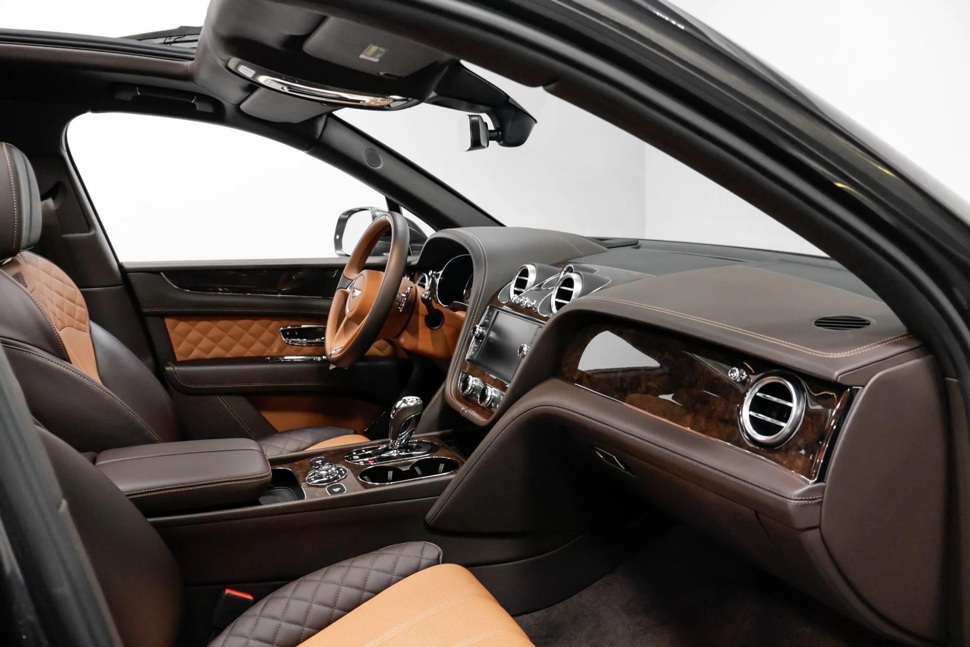 mph052_313983150_Used_2020_Bentley_Bentayga_V8_1761664862_779fa73291