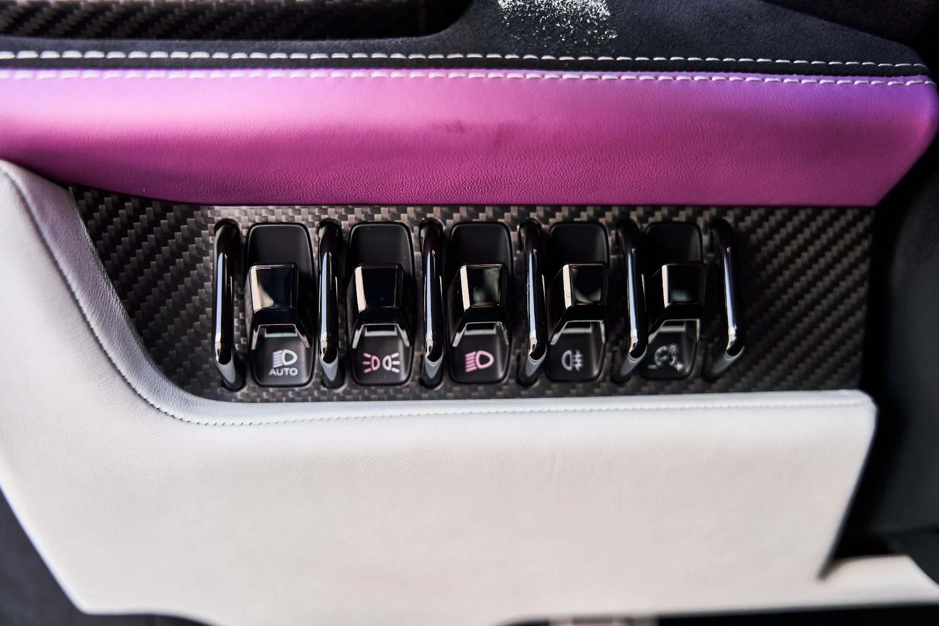 mph052_3151548470_Used_2023_Lamborghini_Huracan_Tecnica_Base_1781137573_4f53cf8d57