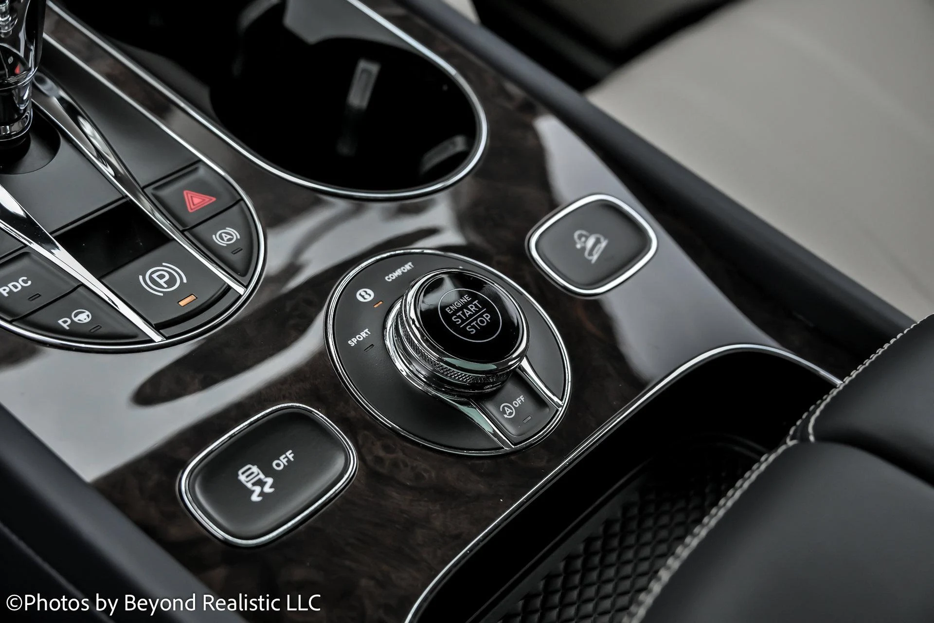 mph052_3176654534_Used_2022_Bentley_Bentayga_V8_Mulliner_Driving_Specification_1765012912_a6fc7cdbc7