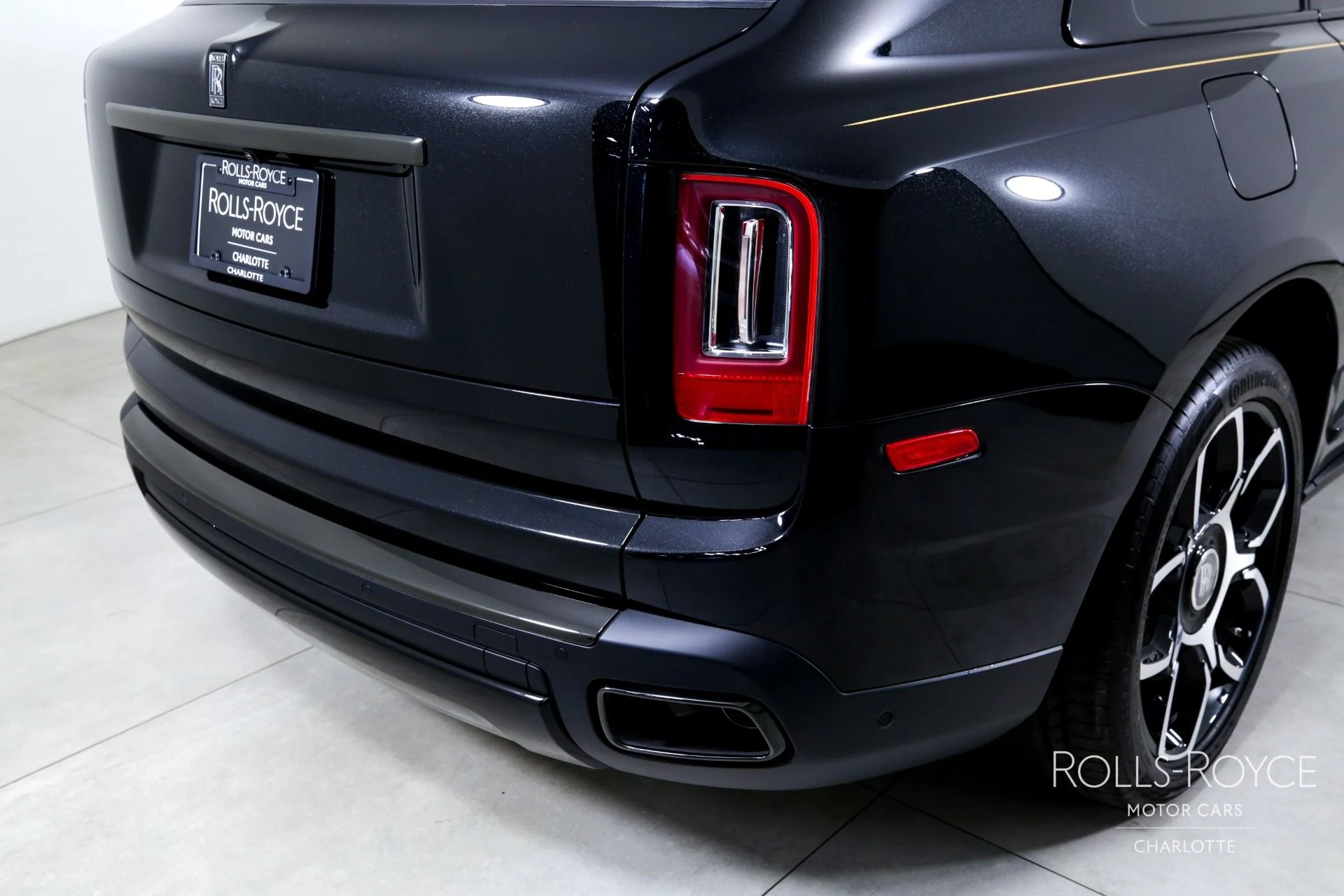 mph052_3200936088_Used_2024_Rolls_Royce_Black_Badge_Cullinan_1746544897_4799db9ef6