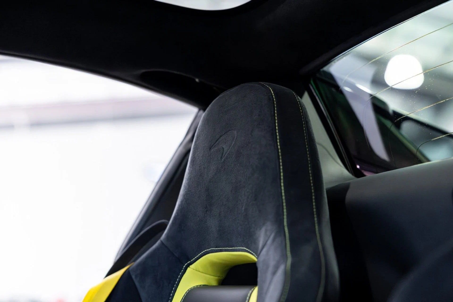 mph052_3216048194_q_A_684e7da1f4