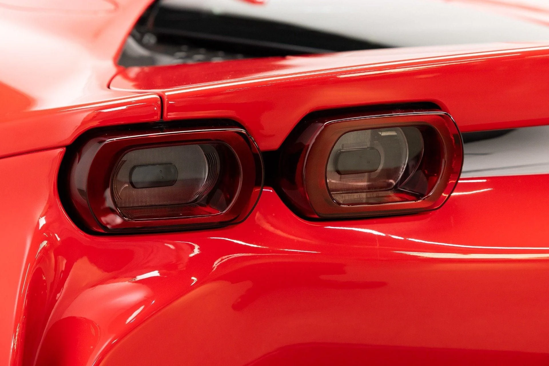 mph052_3220576416_Used_2022_Ferrari_SF_90_Spider_1788255985_ff8d855226