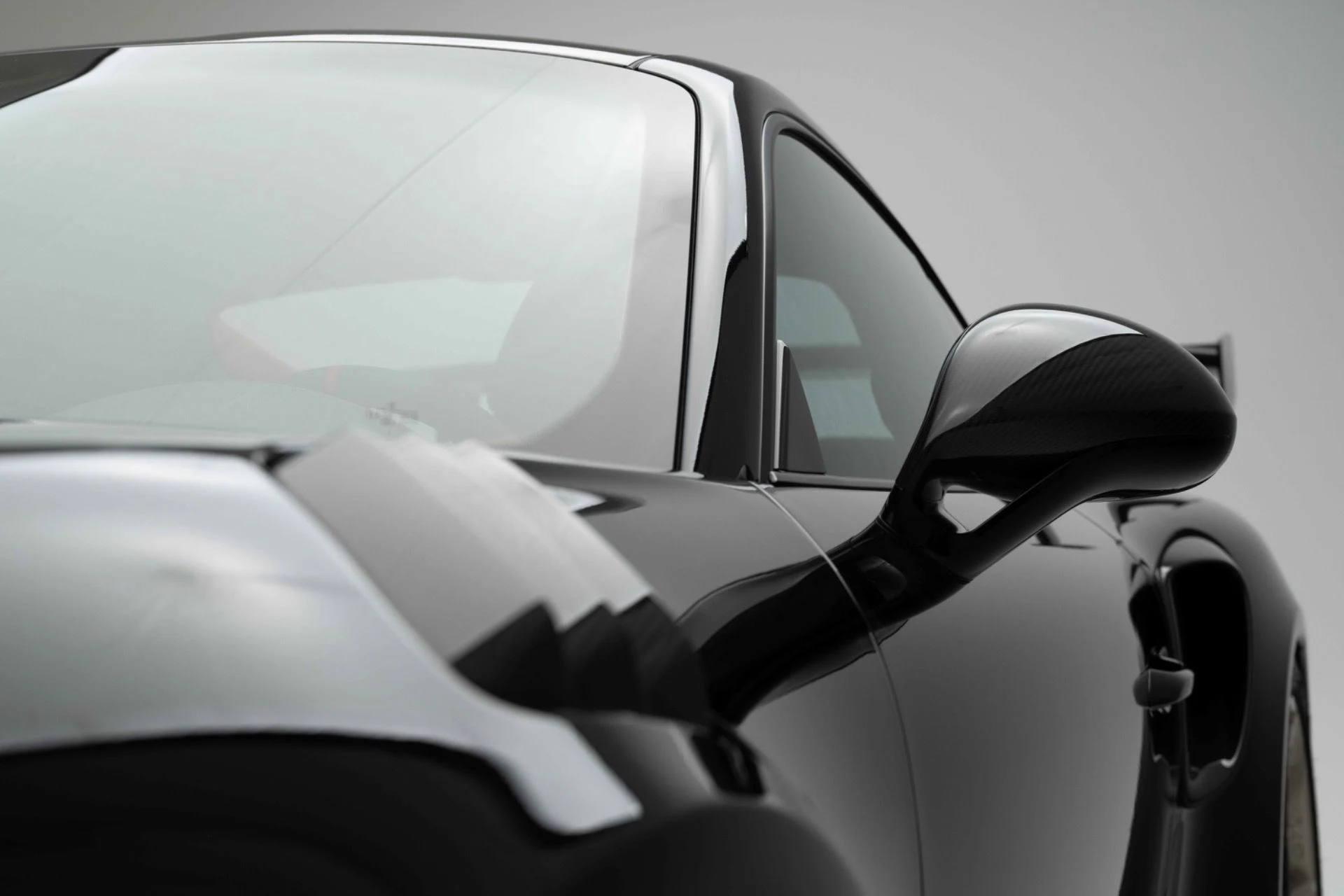 mph052_3244703855_Used_2018_Porsche_911_GT_2_RS_1774025669_707592a7b6