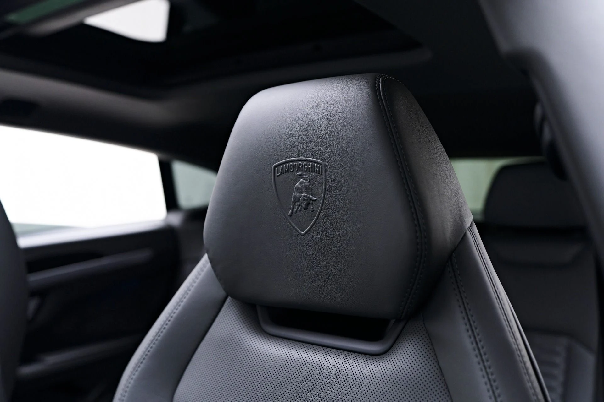 mph052_3246345470_Used_2020_Lamborghini_Urus_Base_1754965756_c6746f708d