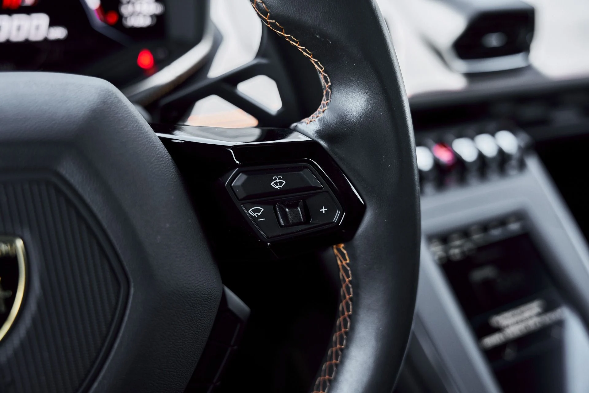 mph052_3264049454_Used_2021_Lamborghini_Huracan_EVO_Base_1780708772_7e2df44541