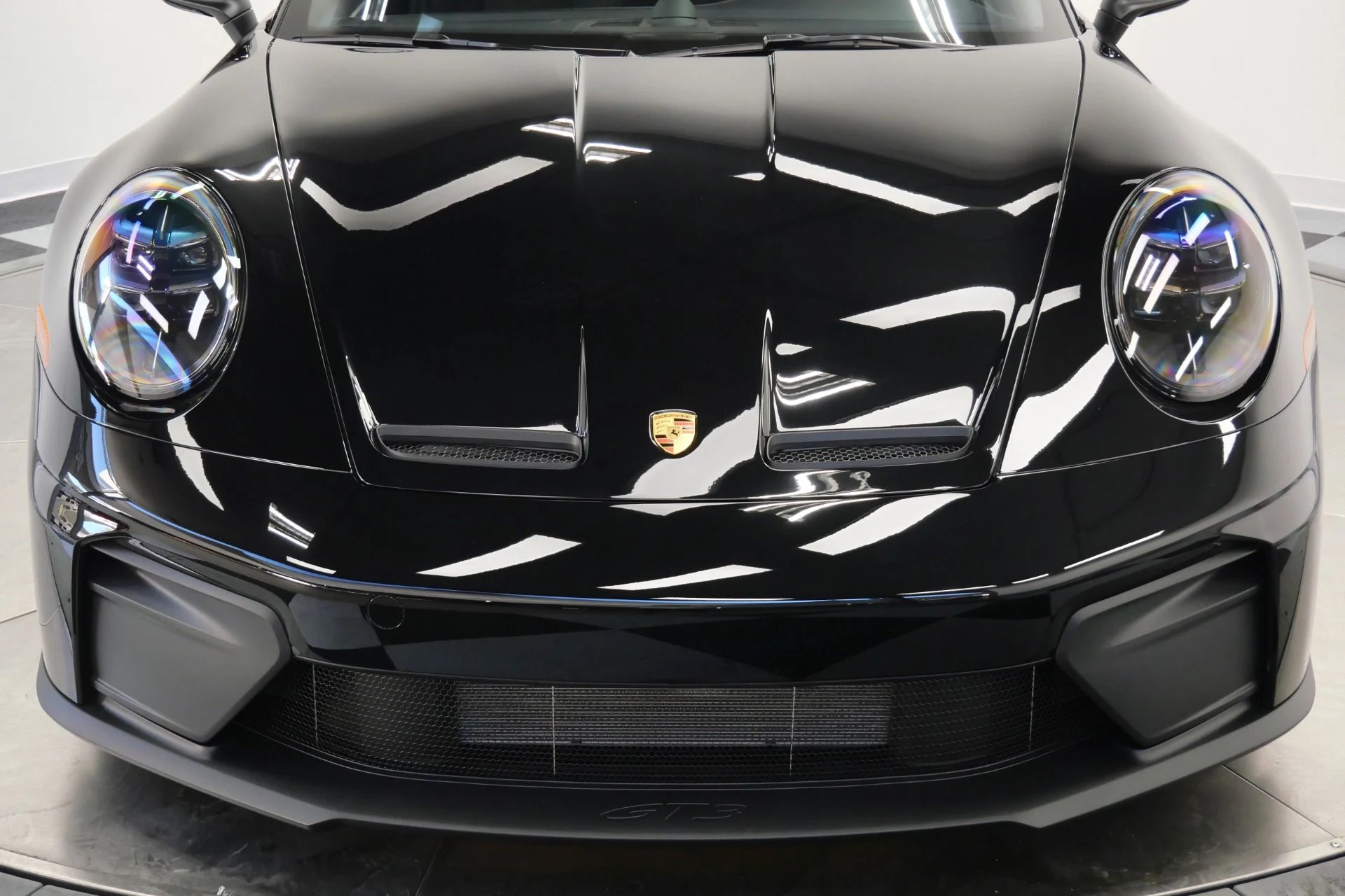 mph052_3335631958_Used_2026_Porsche_911_GT_3_Touring_Lightweight_Package_Delivery_Miles_6_Speed_Manual_1766436357_6b165a7cc4