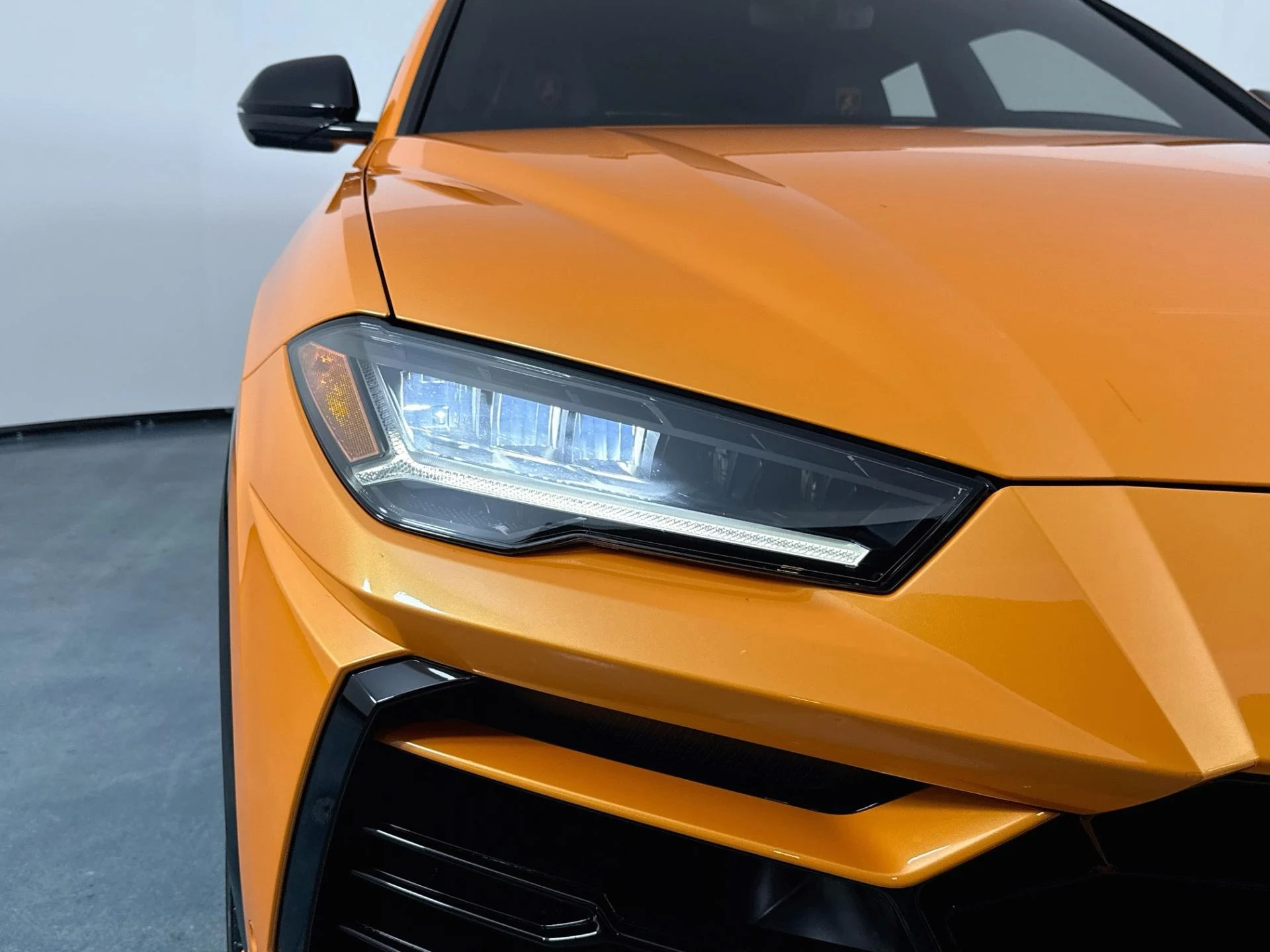 mph052_3356141371_Used_2022_Lamborghini_Urus_1790289789_c3381db148
