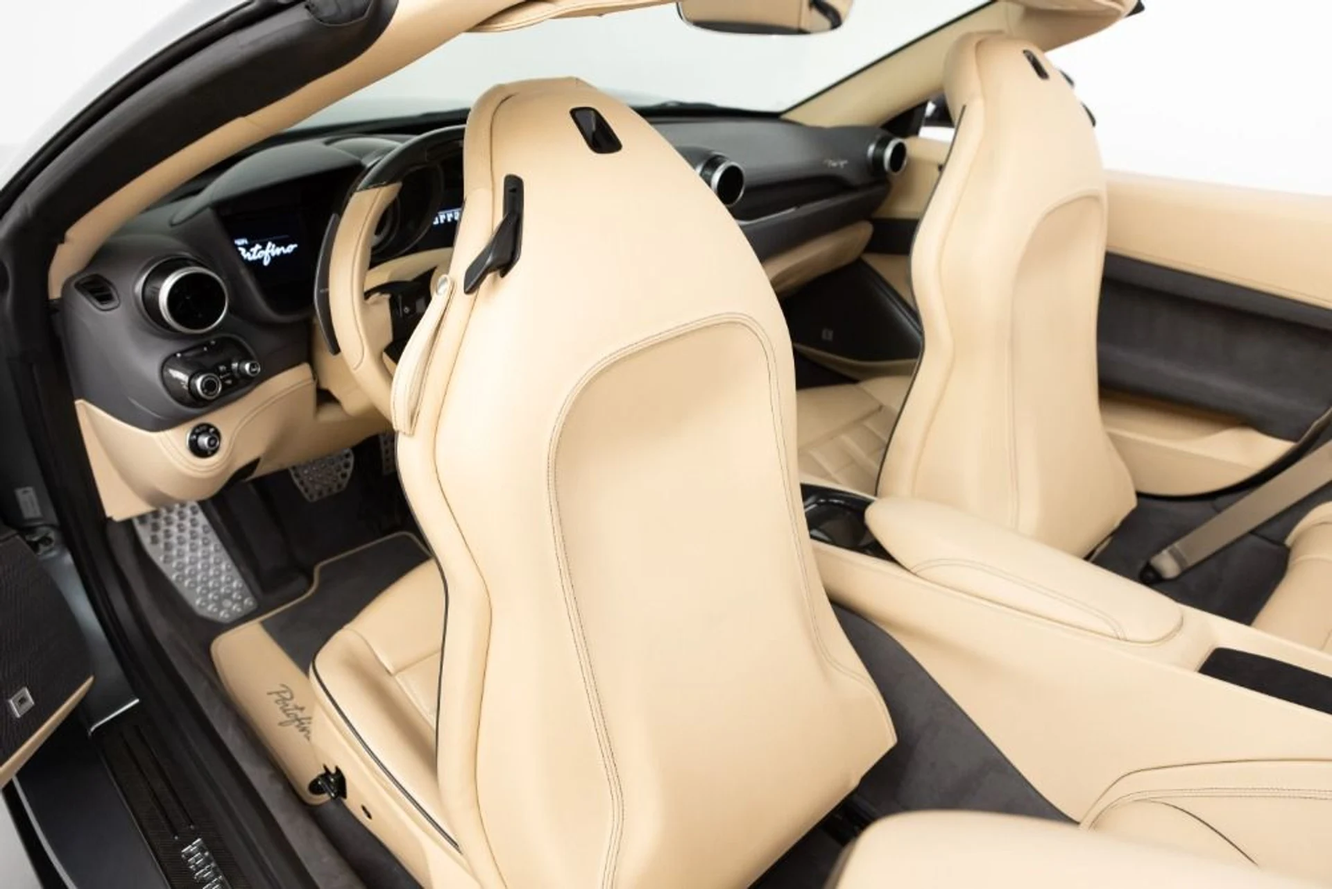 mph052_3362150539_Used_2019_Ferrari_Portofino_b48c1baa9e