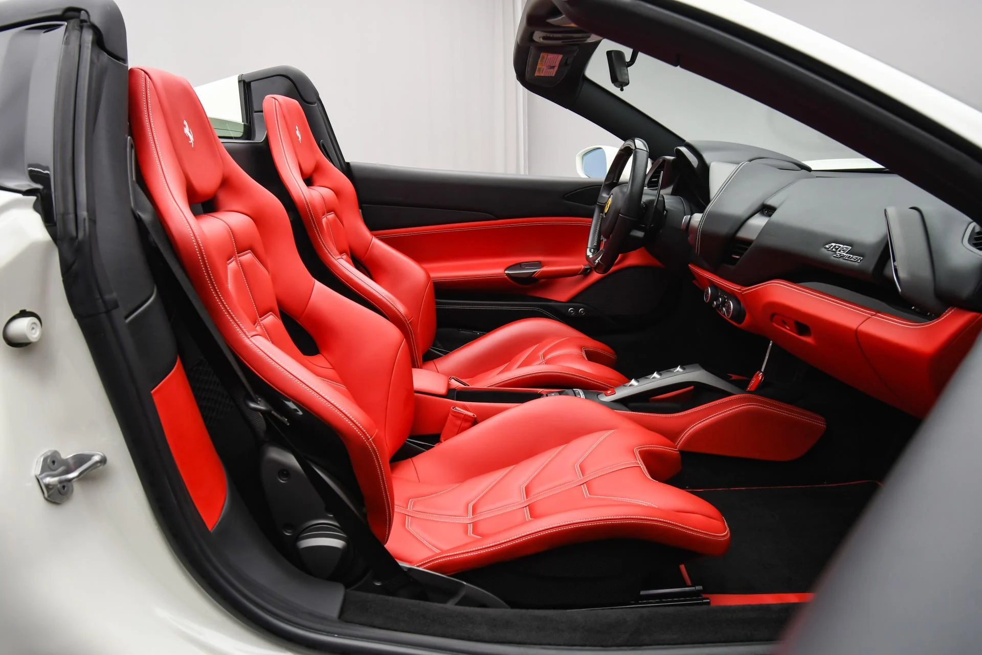 mph052_3378372670_Used_2016_Ferrari_488_Spider_1750234969_db0a6d3bb9